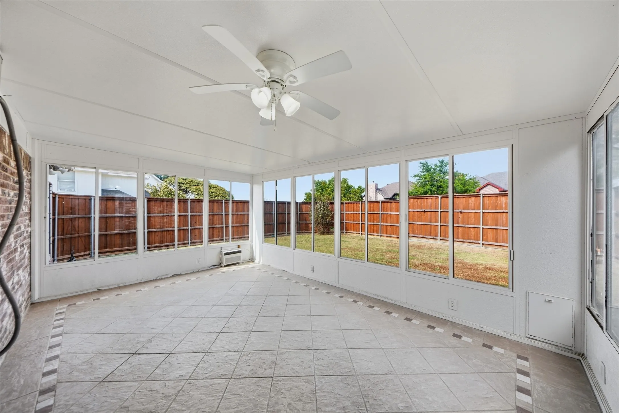 Single Family Residence For Sale in Dallas County , 7117 Charleston Drive, Rowlett, Texas 75089, 3 Bedroom, 2 Bathroom, 2 Garage spaces, 1,377 Sqft, built in 1994, mls#21384997, Real Estate Agent in Rowlett, Homes For Sale in Dallas county, Homes For Sale in Rowlett, Realtor in Rowlett Texas, Real Estate Brokerage Independent Realty Texas, Luminita Cordes Realtor