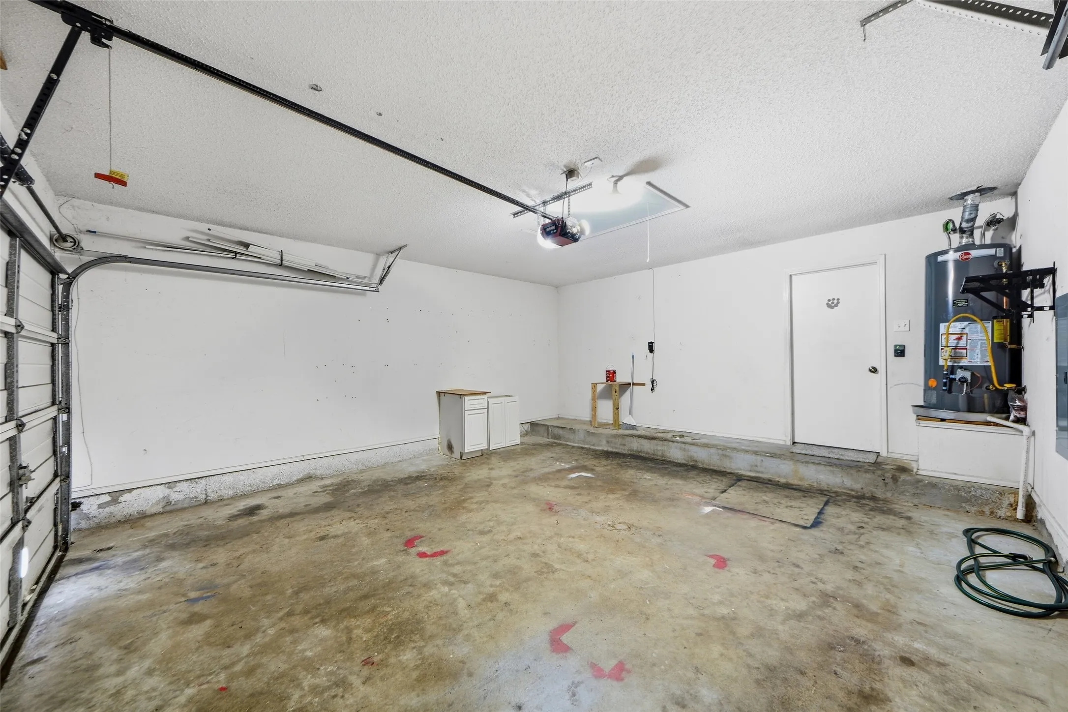 Single Family Residence For Sale in Dallas County , 7117 Charleston Drive, Rowlett, Texas 75089, 3 Bedroom, 2 Bathroom, 2 Garage spaces, 1,377 Sqft, built in 1994, mls#21384997, Real Estate Agent in Rowlett, Homes For Sale in Dallas county, Homes For Sale in Rowlett, Realtor in Rowlett Texas, Real Estate Brokerage Independent Realty Texas, Luminita Cordes Realtor