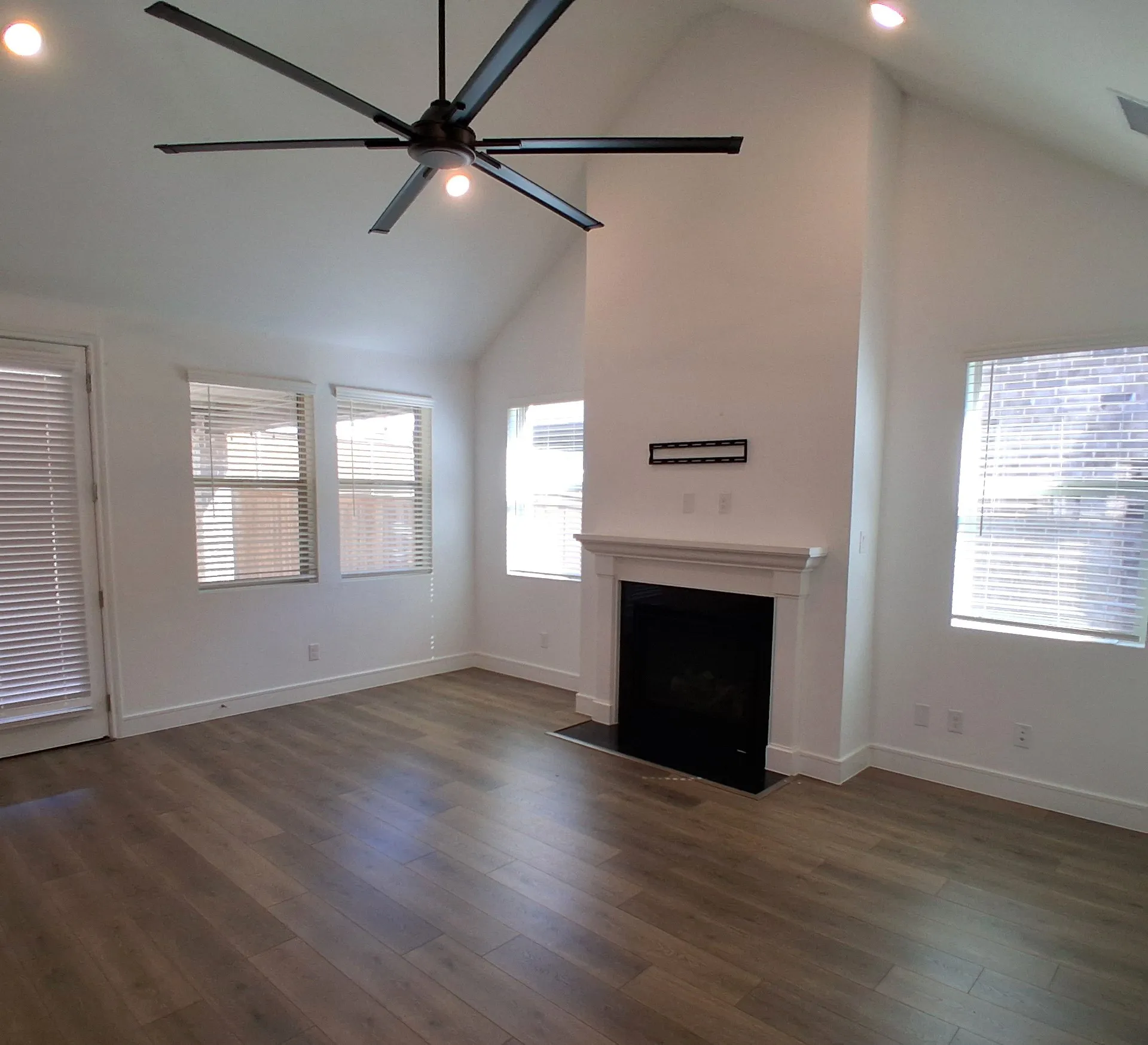 Single Family Residence For Sale in Rockwall County , 3016 Stonefly Way, Royse City, Texas 75189, 3 Bedroom, 2 Bathroom, 2 Garage spaces, 2,254 Sqft, built in 2024, mls#21396334, Real Estate Agent in Royse City, Homes For Sale in Rockwall county, Homes For Sale in Royse City, Realtor in Royse City Texas, Real Estate Brokerage Independent Realty Texas, Luminita Cordes Realtor