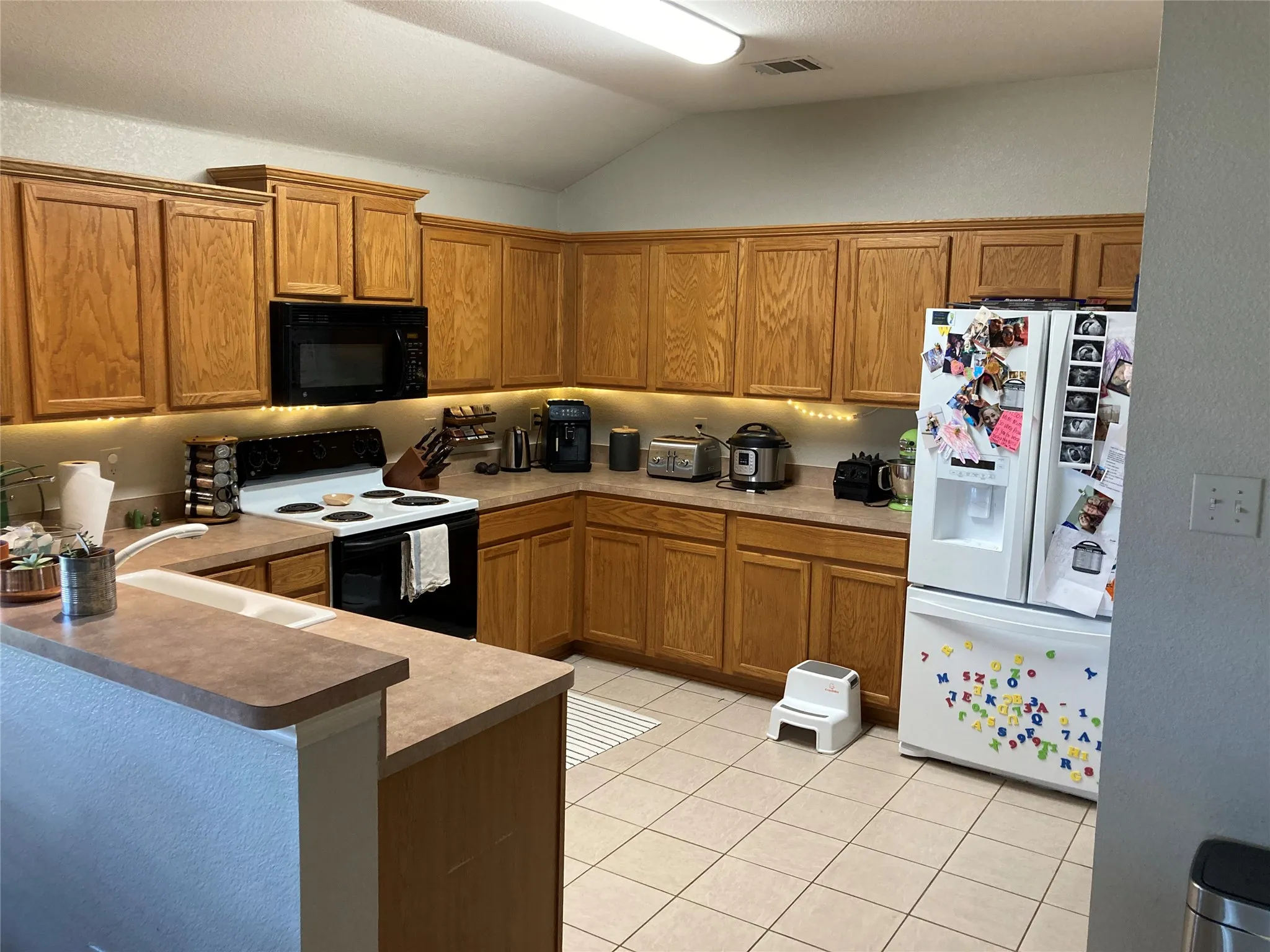Single Family Residence For Rent in Collin County , 3114 Connor Lane, Wylie, Texas 75098, 4 Bedroom, 2 Bathroom, 2 Garage spaces, 2,178 Sqft, built in 2004, mls#21401794, Real Estate Agent in Wylie, Homes For Rent in Collin county, Homes For Rent in Wylie, Realtor in Wylie Texas, Real Estate Brokerage Independent Realty Texas, Luminita Cordes Realtor