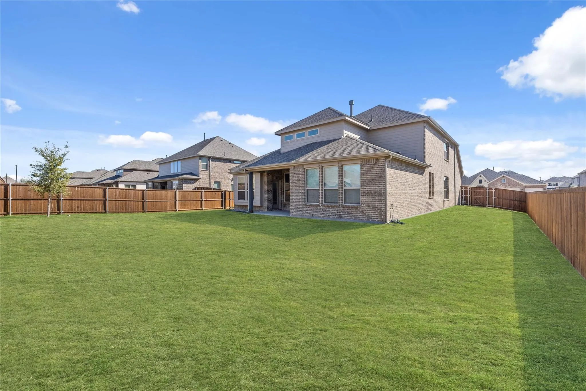 Single Family Residence For Rent in Collin County , 310 Fox Crossing Lane, Prosper, Texas 75078, 4 Bedroom, 3 Bathroom, 2 Garage spaces, 3,038 Sqft, built in 2019, mls#21400681, Real Estate Agent in Prosper, Homes For Rent in Collin county, Homes For Rent in Prosper, Realtor in Prosper Texas, Real Estate Brokerage Independent Realty Texas, Luminita Cordes Realtor