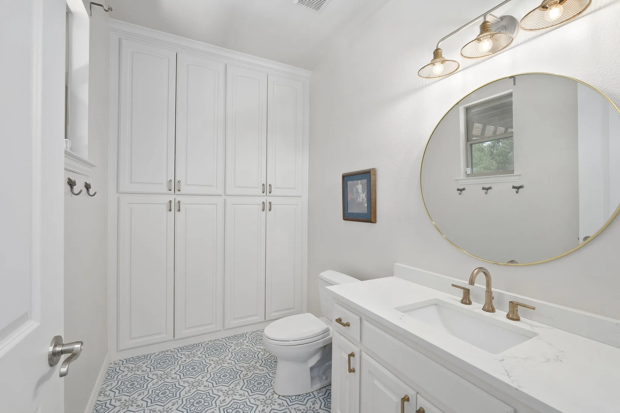 Single Family Residence For Sale in Collin County , 1412 Parkview Lane, Murphy, Texas 75094, 5 Bedroom, 5 Bathroom, 3 Garage spaces, 5,513 Sqft, built in 2004, mls#21399356, Real Estate Agent in Murphy, Homes For Sale in Collin county, Homes For Sale in Murphy, Realtor in Murphy Texas, Real Estate Brokerage Independent Realty Texas, Luminita Cordes Realtor