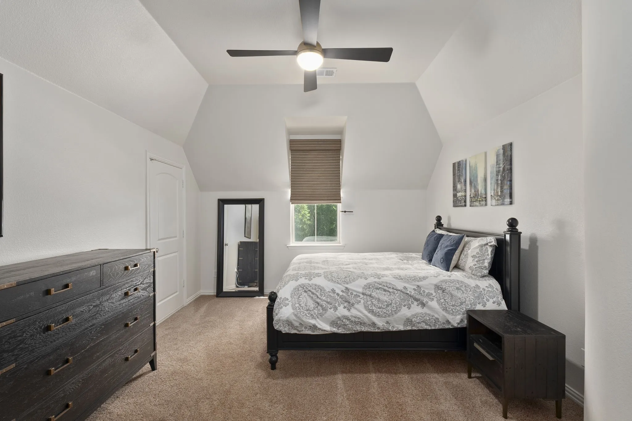 Single Family Residence For Sale in Collin County , 1412 Parkview Lane, Murphy, Texas 75094, 5 Bedroom, 5 Bathroom, 3 Garage spaces, 5,513 Sqft, built in 2004, mls#21399356, Real Estate Agent in Murphy, Homes For Sale in Collin county, Homes For Sale in Murphy, Realtor in Murphy Texas, Real Estate Brokerage Independent Realty Texas, Luminita Cordes Realtor