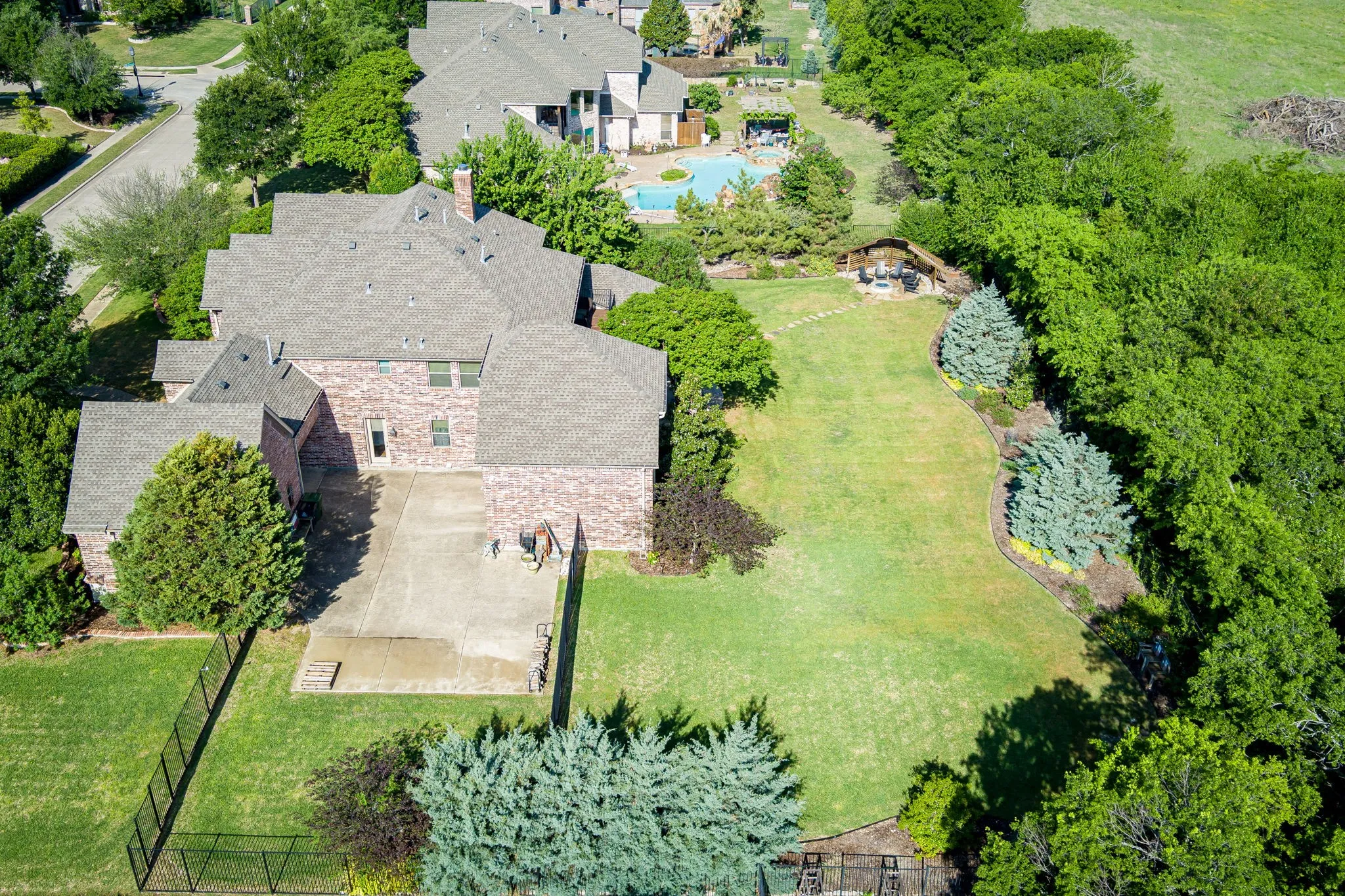 Single Family Residence For Sale in Collin County , 1412 Parkview Lane, Murphy, Texas 75094, 5 Bedroom, 5 Bathroom, 3 Garage spaces, 5,513 Sqft, built in 2004, mls#21399356, Real Estate Agent in Murphy, Homes For Sale in Collin county, Homes For Sale in Murphy, Realtor in Murphy Texas, Real Estate Brokerage Independent Realty Texas, Luminita Cordes Realtor