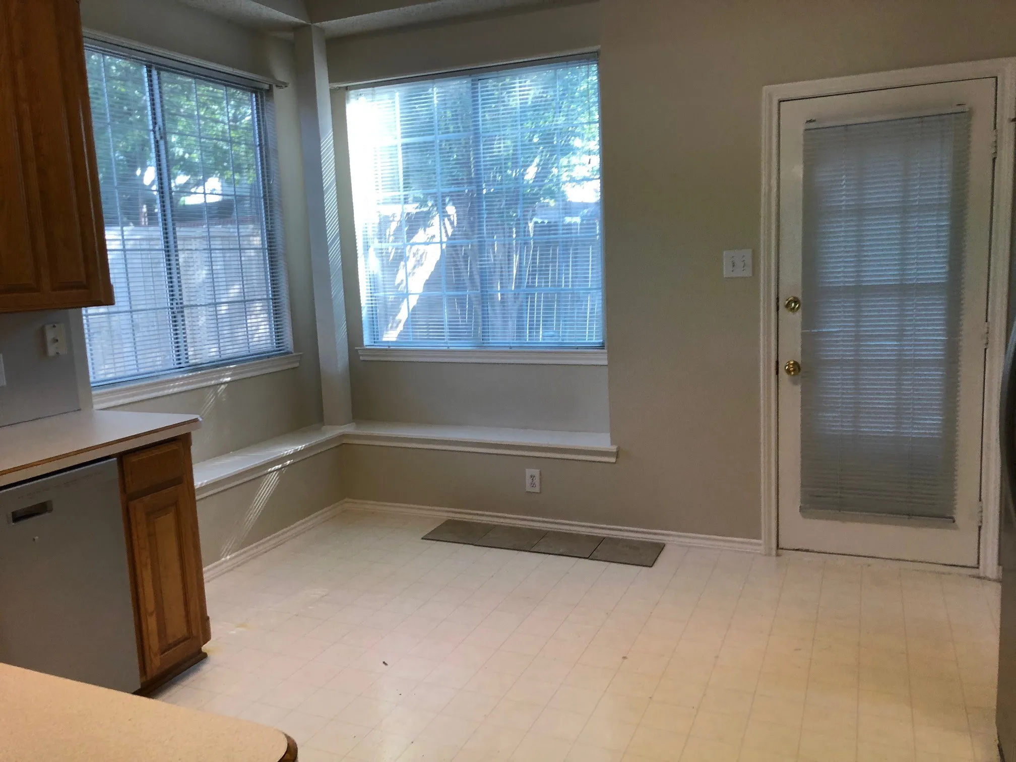 Single Family Residence For Sale in Tarrant County , 2118 Stoneridge Drive, Keller, Texas 76248, 3 Bedroom, 2 Bathroom, 2 Garage spaces, 1,595 Sqft, built in 1994, mls#21401808, Real Estate Agent in Keller, Homes For Sale in Tarrant county, Homes For Sale in Keller, Realtor in Keller Texas, Real Estate Brokerage Independent Realty Texas, Luminita Cordes Realtor