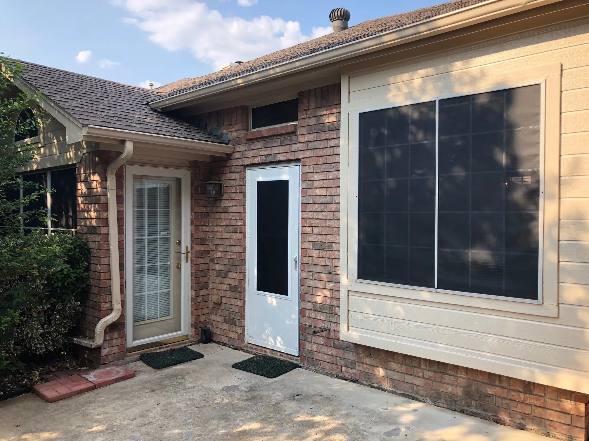 Single Family Residence For Sale in Tarrant County , 2118 Stoneridge Drive, Keller, Texas 76248, 3 Bedroom, 2 Bathroom, 2 Garage spaces, 1,595 Sqft, built in 1994, mls#21401808, Real Estate Agent in Keller, Homes For Sale in Tarrant county, Homes For Sale in Keller, Realtor in Keller Texas, Real Estate Brokerage Independent Realty Texas, Luminita Cordes Realtor