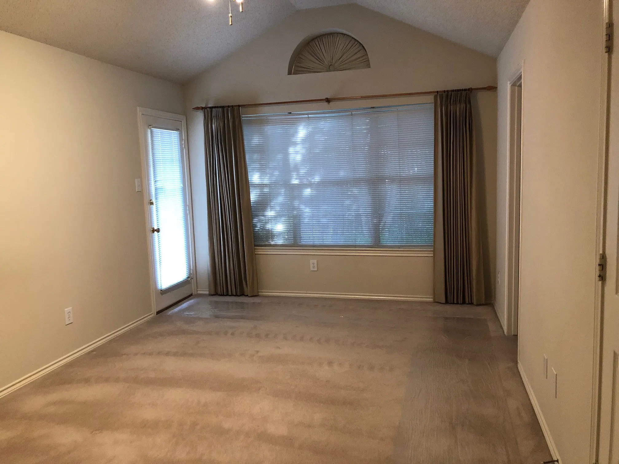Single Family Residence For Sale in Tarrant County , 2118 Stoneridge Drive, Keller, Texas 76248, 3 Bedroom, 2 Bathroom, 2 Garage spaces, 1,595 Sqft, built in 1994, mls#21401808, Real Estate Agent in Keller, Homes For Sale in Tarrant county, Homes For Sale in Keller, Realtor in Keller Texas, Real Estate Brokerage Independent Realty Texas, Luminita Cordes Realtor