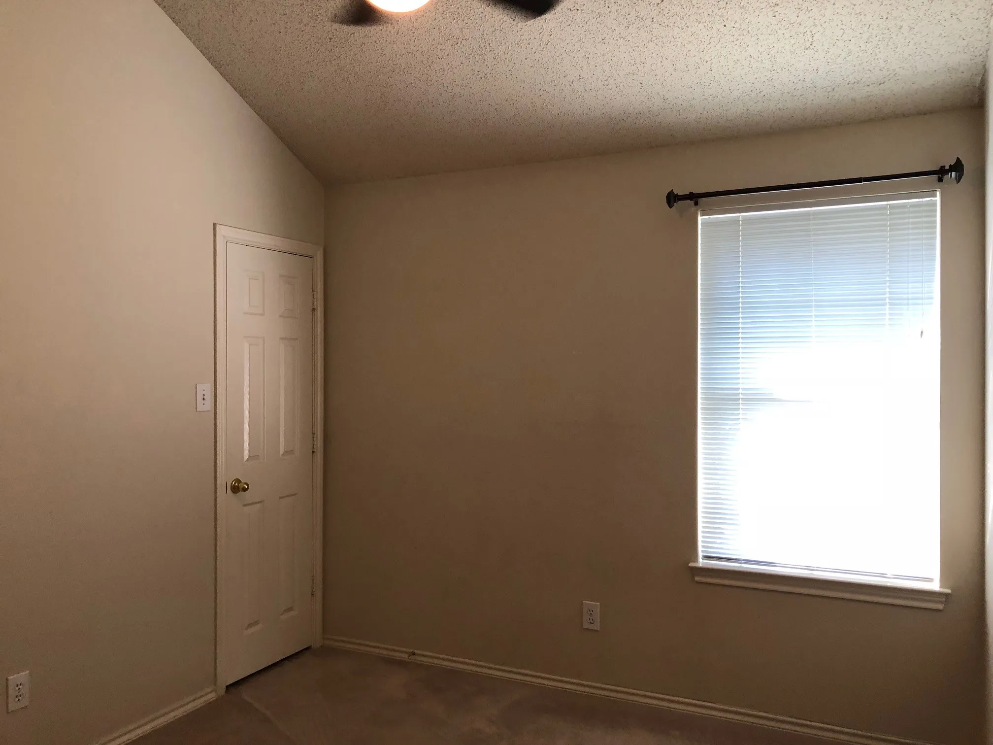 Single Family Residence For Sale in Tarrant County , 2118 Stoneridge Drive, Keller, Texas 76248, 3 Bedroom, 2 Bathroom, 2 Garage spaces, 1,595 Sqft, built in 1994, mls#21401808, Real Estate Agent in Keller, Homes For Sale in Tarrant county, Homes For Sale in Keller, Realtor in Keller Texas, Real Estate Brokerage Independent Realty Texas, Luminita Cordes Realtor