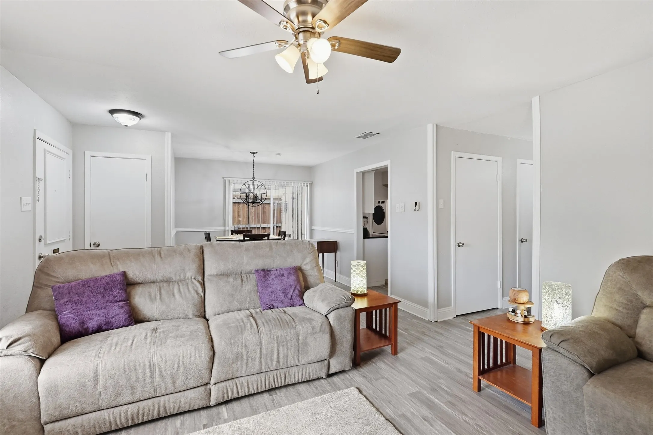 Townhouse For Sale in Dallas County , 13915 Brookgreen Drive, Dallas, Texas 75240, 2 Bedroom, 2 Bathroom, Garage spaces, 937 Sqft, built in 1969, mls#21393473, Real Estate Agent in Dallas, Homes For Sale in Dallas county, Homes For Sale in Dallas, Realtor in Dallas Texas, Real Estate Brokerage Independent Realty Texas, Luminita Cordes Realtor