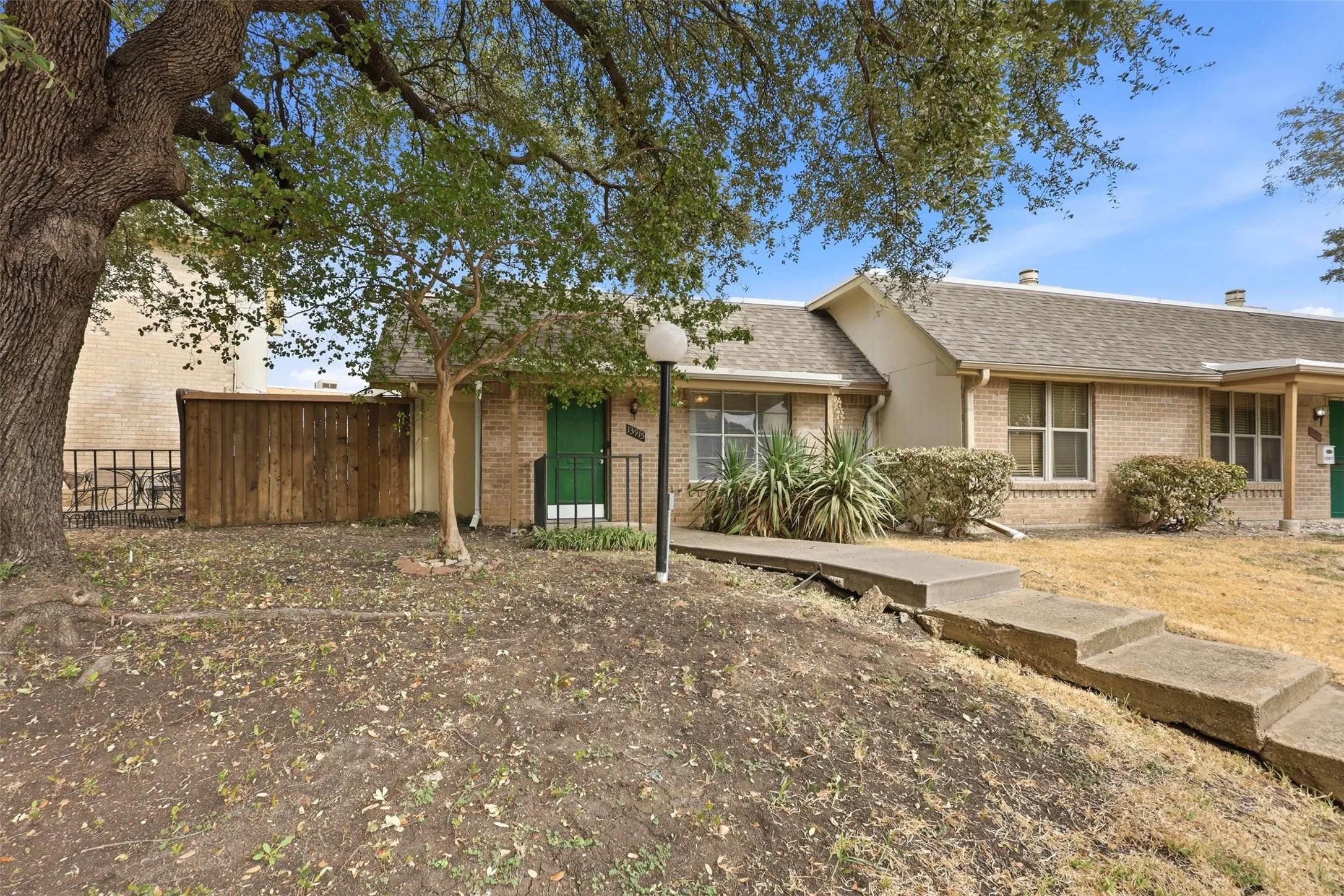 Townhouse For Sale in Dallas County , 13915 Brookgreen Drive, Dallas, Texas 75240, 2 Bedroom, 2 Bathroom, Garage spaces, 937 Sqft, built in 1969, mls#21393473, Real Estate Agent in Dallas, Homes For Sale in Dallas county, Homes For Sale in Dallas, Realtor in Dallas Texas, Real Estate Brokerage Independent Realty Texas, Luminita Cordes Realtor