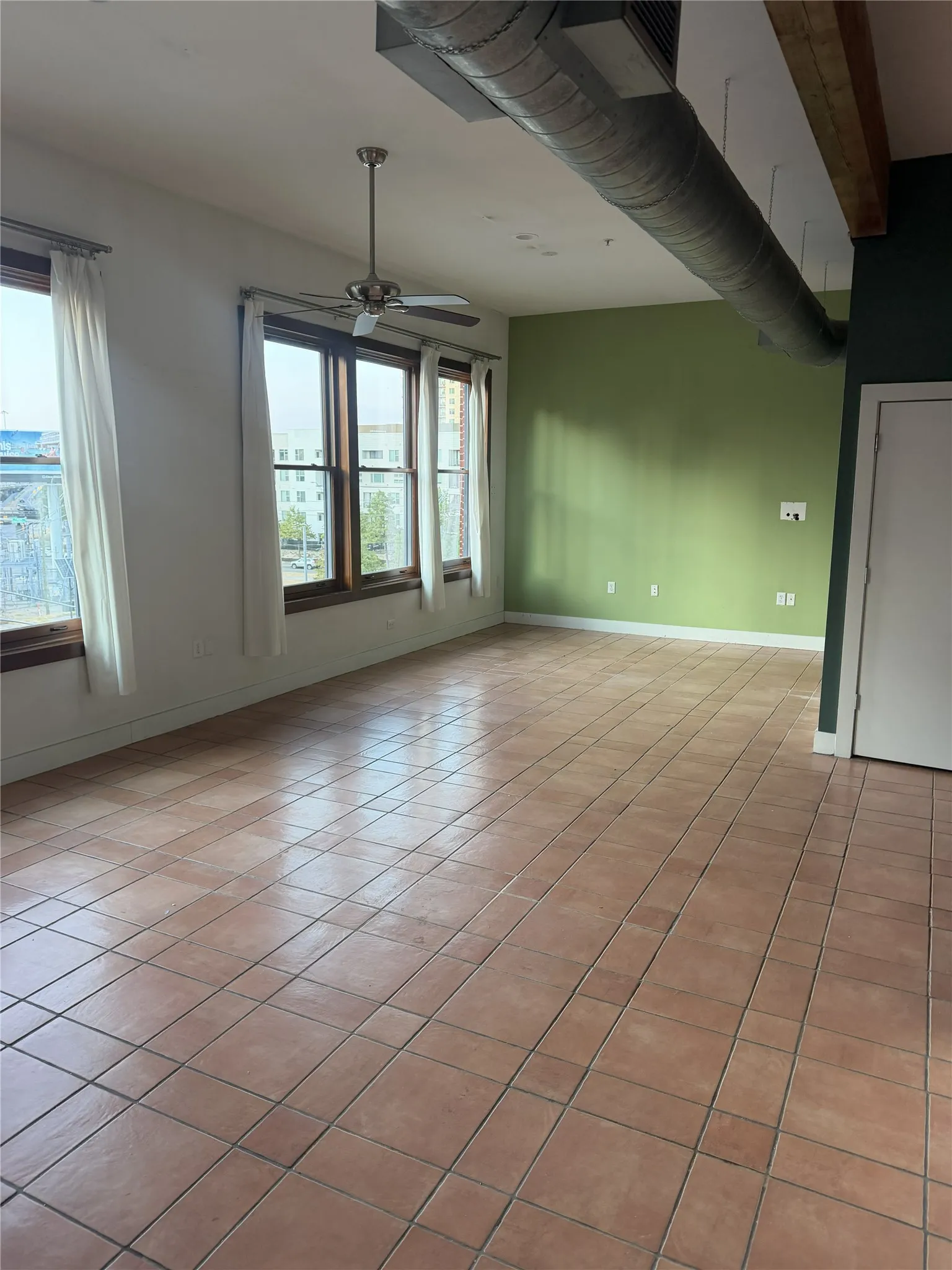 Condominium For Sale in Dallas County , 2502 Live Oak 301, Dallas, Texas 75204, 1 Bedroom, 1 Bathroom, 2 Garage spaces, 851 Sqft, built in 1998, mls#21401818, Real Estate Agent in Dallas, Homes For Sale in Dallas county, Homes For Sale in Dallas, Realtor in Dallas Texas, Real Estate Brokerage Independent Realty Texas, Luminita Cordes Realtor