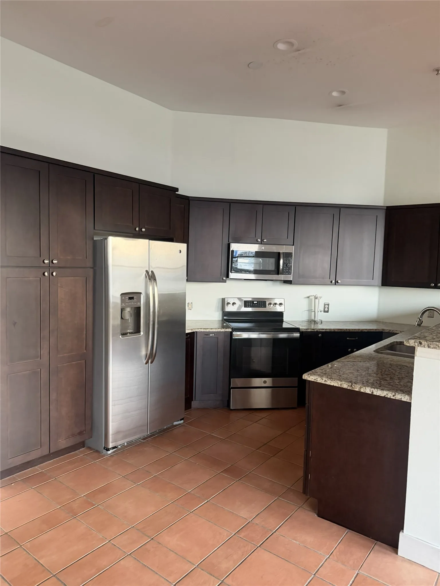 Condominium For Sale in Dallas County , 2502 Live Oak 301, Dallas, Texas 75204, 1 Bedroom, 1 Bathroom, 2 Garage spaces, 851 Sqft, built in 1998, mls#21401818, Real Estate Agent in Dallas, Homes For Sale in Dallas county, Homes For Sale in Dallas, Realtor in Dallas Texas, Real Estate Brokerage Independent Realty Texas, Luminita Cordes Realtor