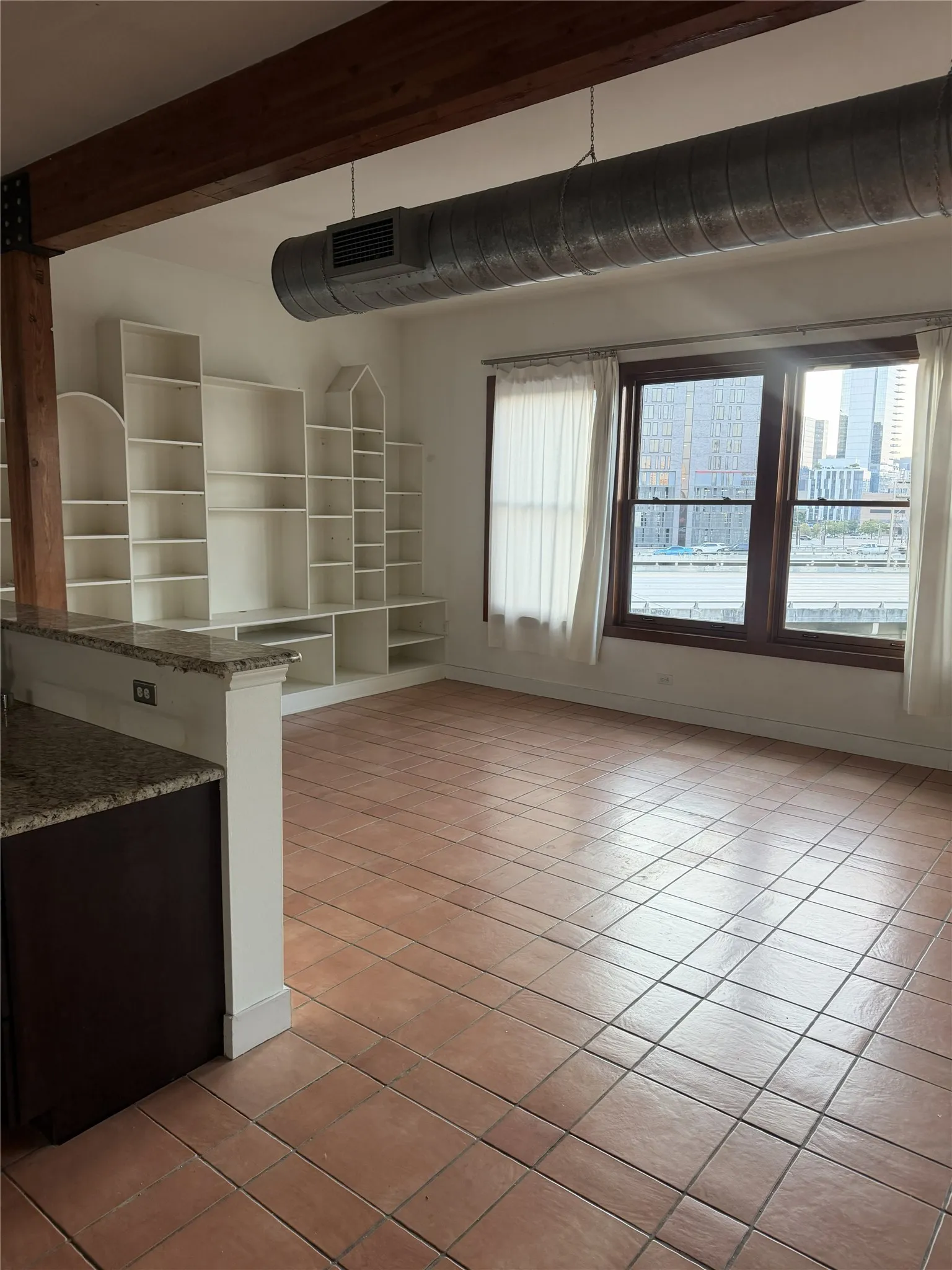 Condominium For Sale in Dallas County , 2502 Live Oak 301, Dallas, Texas 75204, 1 Bedroom, 1 Bathroom, 2 Garage spaces, 851 Sqft, built in 1998, mls#21401818, Real Estate Agent in Dallas, Homes For Sale in Dallas county, Homes For Sale in Dallas, Realtor in Dallas Texas, Real Estate Brokerage Independent Realty Texas, Luminita Cordes Realtor