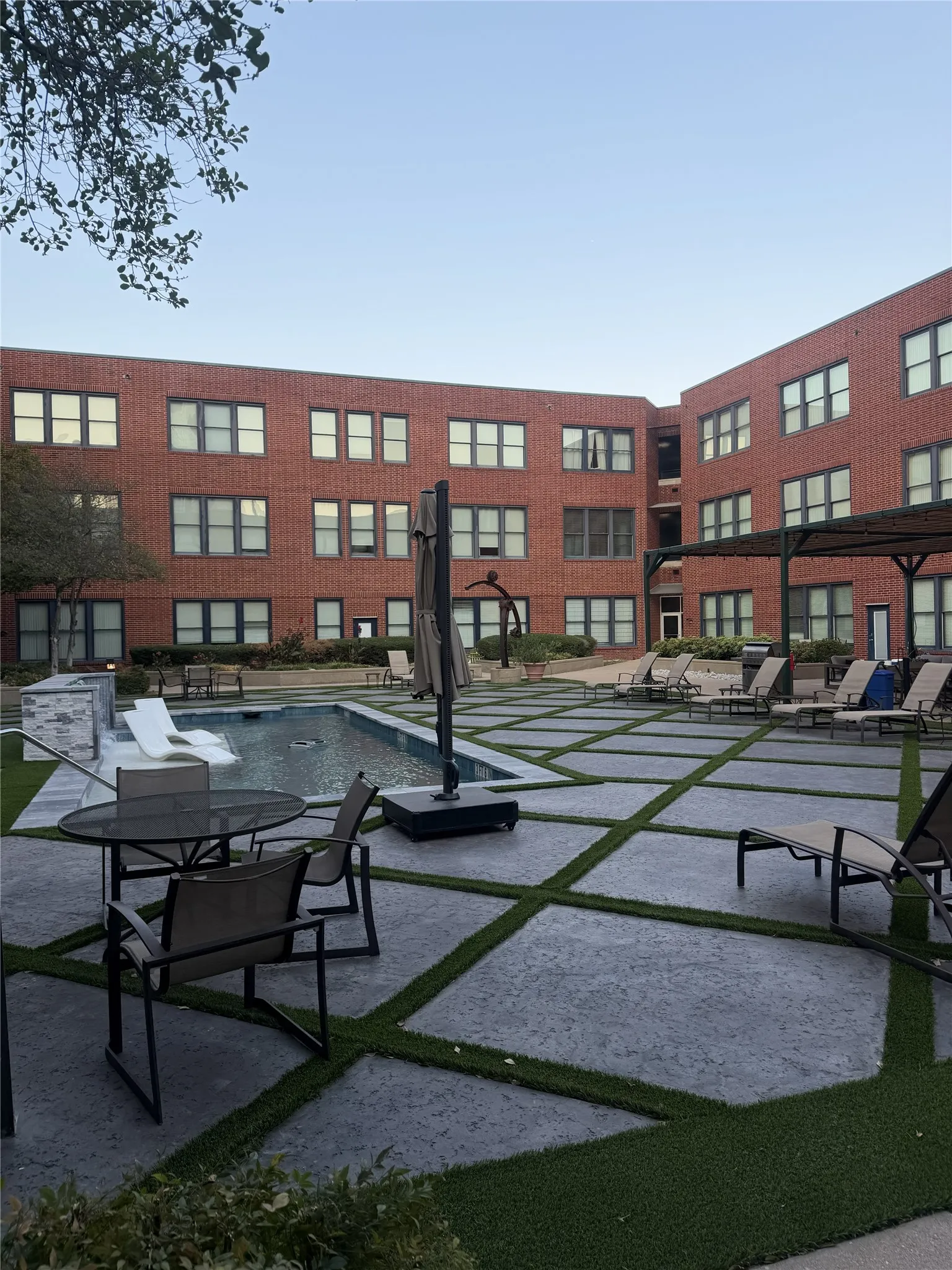 Condominium For Sale in Dallas County , 2502 Live Oak 301, Dallas, Texas 75204, 1 Bedroom, 1 Bathroom, 2 Garage spaces, 851 Sqft, built in 1998, mls#21401818, Real Estate Agent in Dallas, Homes For Sale in Dallas county, Homes For Sale in Dallas, Realtor in Dallas Texas, Real Estate Brokerage Independent Realty Texas, Luminita Cordes Realtor
