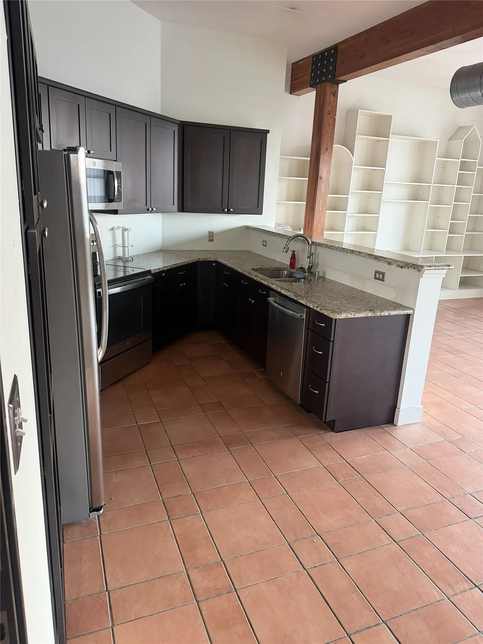Condominium For Sale in Dallas County , 2502 Live Oak 301, Dallas, Texas 75204, 1 Bedroom, 1 Bathroom, 2 Garage spaces, 851 Sqft, built in 1998, mls#21401818, Real Estate Agent in Dallas, Homes For Sale in Dallas county, Homes For Sale in Dallas, Realtor in Dallas Texas, Real Estate Brokerage Independent Realty Texas, Luminita Cordes Realtor