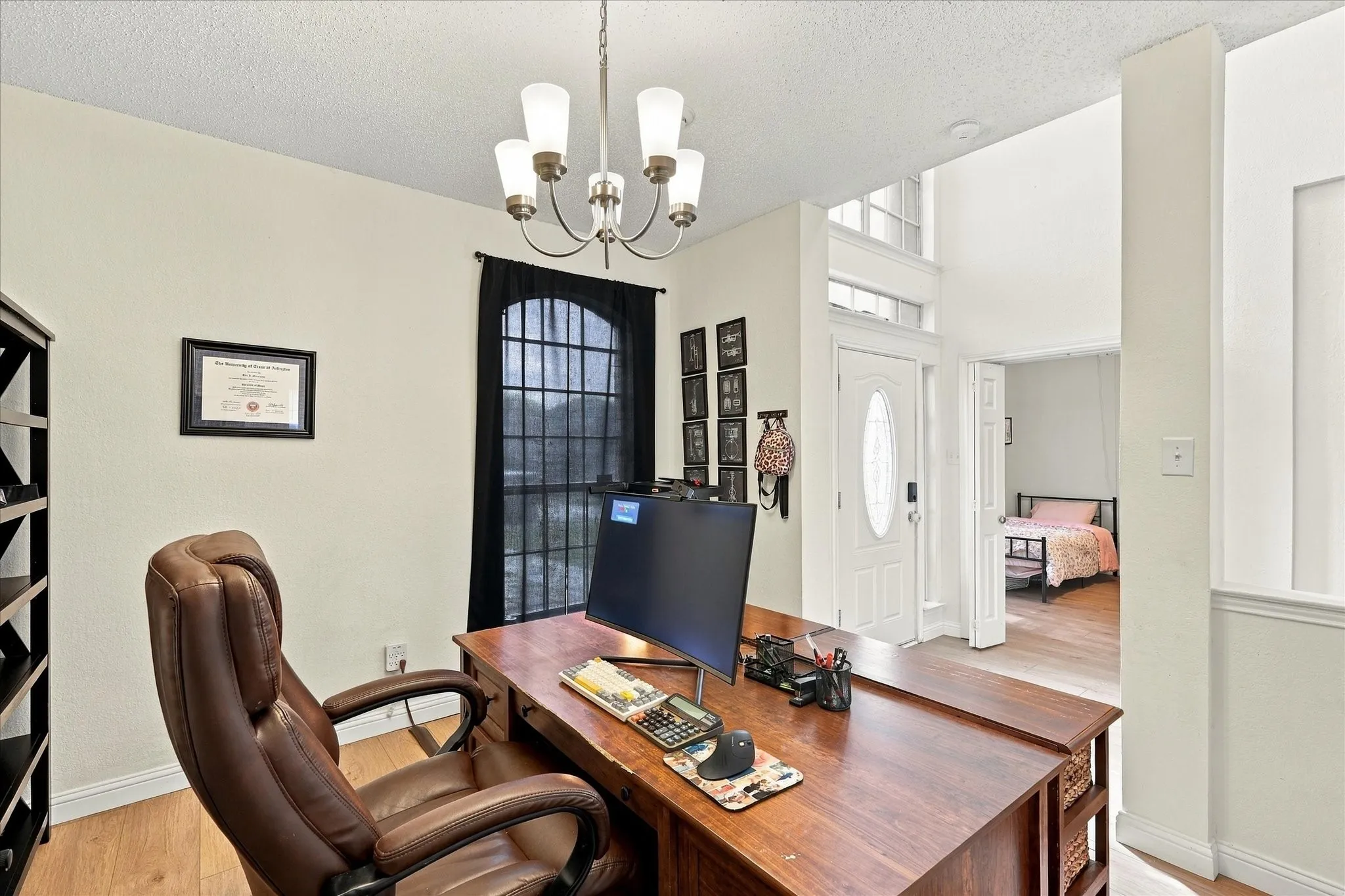 Single Family Residence For Sale in Tarrant County , 4323 Briar Hill Drive, Grand Prairie, Texas 75052, 3 Bedroom, 3 Bathroom, 2 Garage spaces, 2,036 Sqft, built in 1990, mls#21399930, Real Estate Agent in Grand Prairie, Homes For Sale in Tarrant county, Homes For Sale in Grand Prairie, Realtor in Grand Prairie Texas, Real Estate Brokerage Independent Realty Texas, Luminita Cordes Realtor