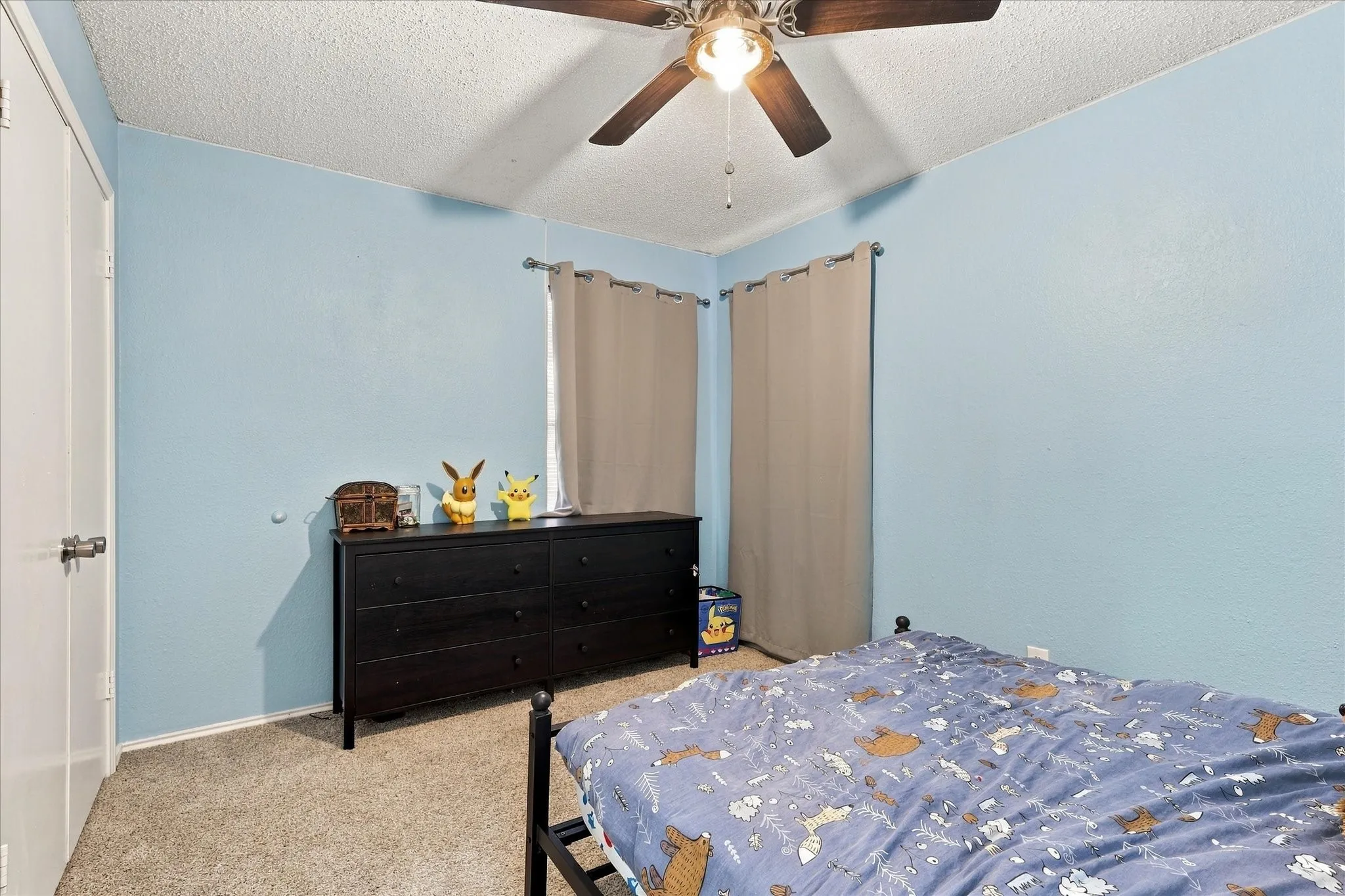 Single Family Residence For Sale in Tarrant County , 4323 Briar Hill Drive, Grand Prairie, Texas 75052, 3 Bedroom, 3 Bathroom, 2 Garage spaces, 2,036 Sqft, built in 1990, mls#21399930, Real Estate Agent in Grand Prairie, Homes For Sale in Tarrant county, Homes For Sale in Grand Prairie, Realtor in Grand Prairie Texas, Real Estate Brokerage Independent Realty Texas, Luminita Cordes Realtor