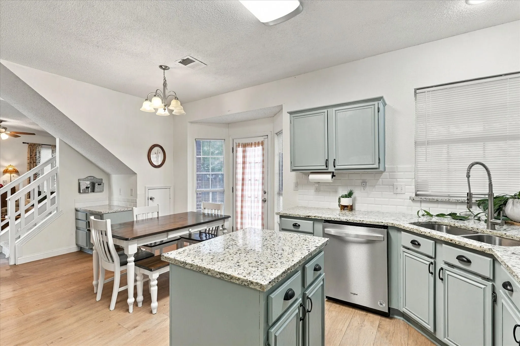 Single Family Residence For Sale in Tarrant County , 4323 Briar Hill Drive, Grand Prairie, Texas 75052, 3 Bedroom, 3 Bathroom, 2 Garage spaces, 2,036 Sqft, built in 1990, mls#21399930, Real Estate Agent in Grand Prairie, Homes For Sale in Tarrant county, Homes For Sale in Grand Prairie, Realtor in Grand Prairie Texas, Real Estate Brokerage Independent Realty Texas, Luminita Cordes Realtor