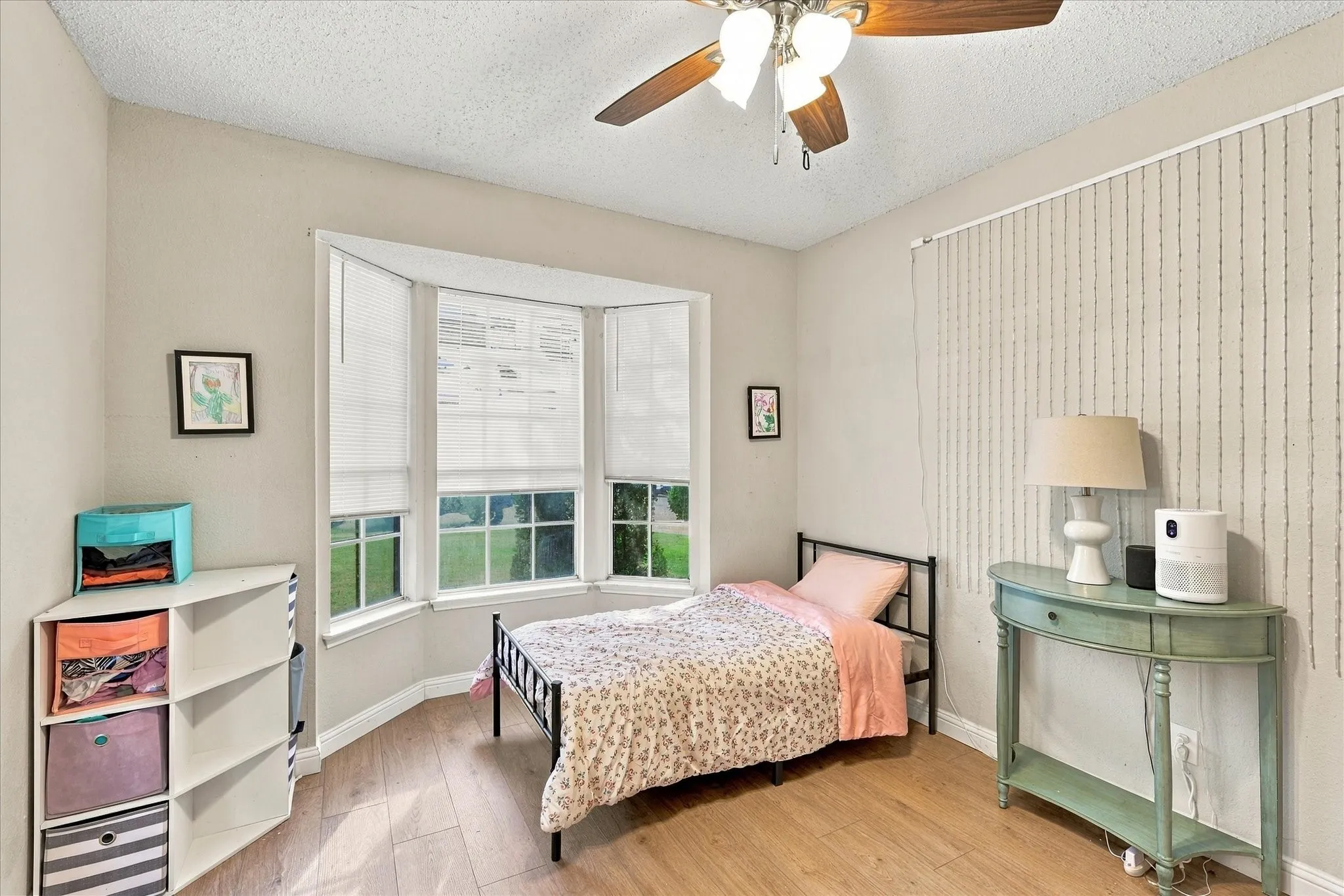 Single Family Residence For Sale in Tarrant County , 4323 Briar Hill Drive, Grand Prairie, Texas 75052, 3 Bedroom, 3 Bathroom, 2 Garage spaces, 2,036 Sqft, built in 1990, mls#21399930, Real Estate Agent in Grand Prairie, Homes For Sale in Tarrant county, Homes For Sale in Grand Prairie, Realtor in Grand Prairie Texas, Real Estate Brokerage Independent Realty Texas, Luminita Cordes Realtor