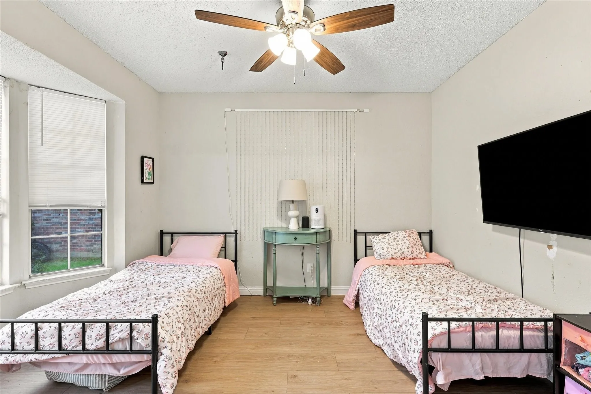 Single Family Residence For Sale in Tarrant County , 4323 Briar Hill Drive, Grand Prairie, Texas 75052, 3 Bedroom, 3 Bathroom, 2 Garage spaces, 2,036 Sqft, built in 1990, mls#21399930, Real Estate Agent in Grand Prairie, Homes For Sale in Tarrant county, Homes For Sale in Grand Prairie, Realtor in Grand Prairie Texas, Real Estate Brokerage Independent Realty Texas, Luminita Cordes Realtor