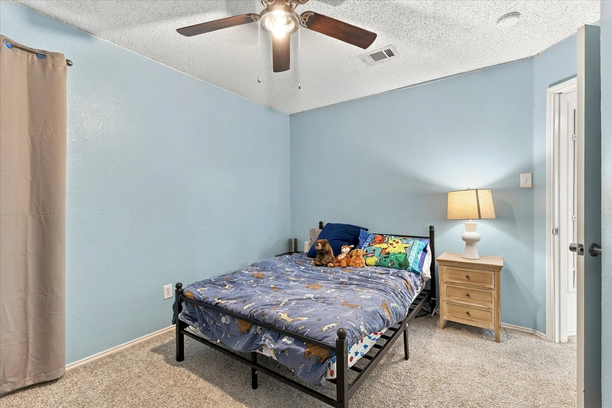 Single Family Residence For Sale in Tarrant County , 4323 Briar Hill Drive, Grand Prairie, Texas 75052, 3 Bedroom, 3 Bathroom, 2 Garage spaces, 2,036 Sqft, built in 1990, mls#21399930, Real Estate Agent in Grand Prairie, Homes For Sale in Tarrant county, Homes For Sale in Grand Prairie, Realtor in Grand Prairie Texas, Real Estate Brokerage Independent Realty Texas, Luminita Cordes Realtor