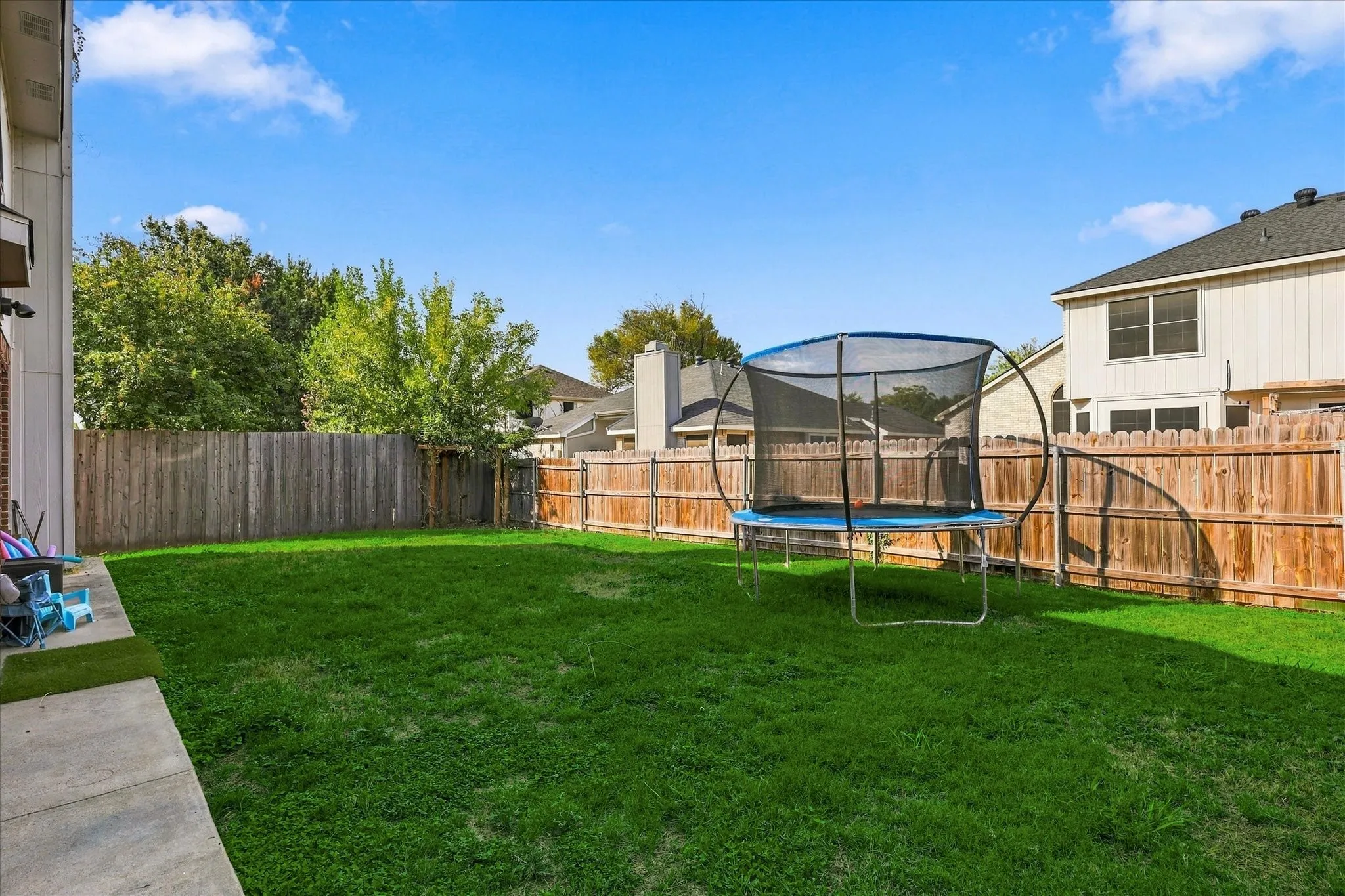 Single Family Residence For Sale in Tarrant County , 4323 Briar Hill Drive, Grand Prairie, Texas 75052, 3 Bedroom, 3 Bathroom, 2 Garage spaces, 2,036 Sqft, built in 1990, mls#21399930, Real Estate Agent in Grand Prairie, Homes For Sale in Tarrant county, Homes For Sale in Grand Prairie, Realtor in Grand Prairie Texas, Real Estate Brokerage Independent Realty Texas, Luminita Cordes Realtor