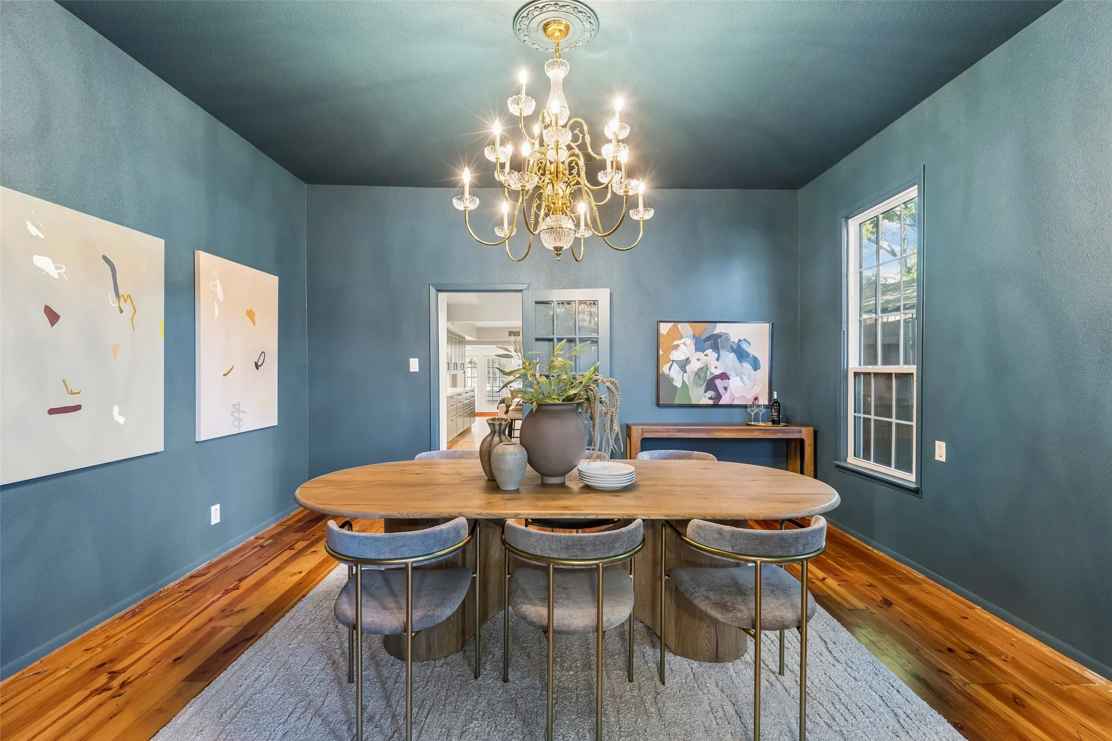 Single Family Residence For Sale in Dallas County , 807 N Tyler Street, Dallas, Texas 75208, 2 Bedroom, 2 Bathroom, 4 Garage spaces, 2,832 Sqft, built in 1925, mls#21401653, Real Estate Agent in Dallas, Homes For Sale in Dallas county, Homes For Sale in Dallas, Realtor in Dallas Texas, Real Estate Brokerage Independent Realty Texas, Luminita Cordes Realtor