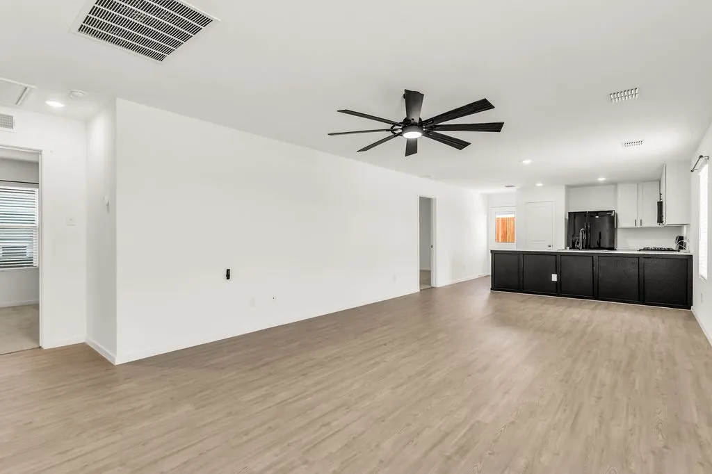 Single Family Residence For Rent in Kaufman County , 1912 Wild Orchard Lane, Crandall, Texas 75114, 3 Bedroom, 2 Bathroom, 2 Garage spaces, 1,363 Sqft, built in 2024, mls#21401772, Real Estate Agent in Crandall, Homes For Rent in Kaufman county, Homes For Rent in Crandall, Realtor in Crandall Texas, Real Estate Brokerage Independent Realty Texas, Luminita Cordes Realtor