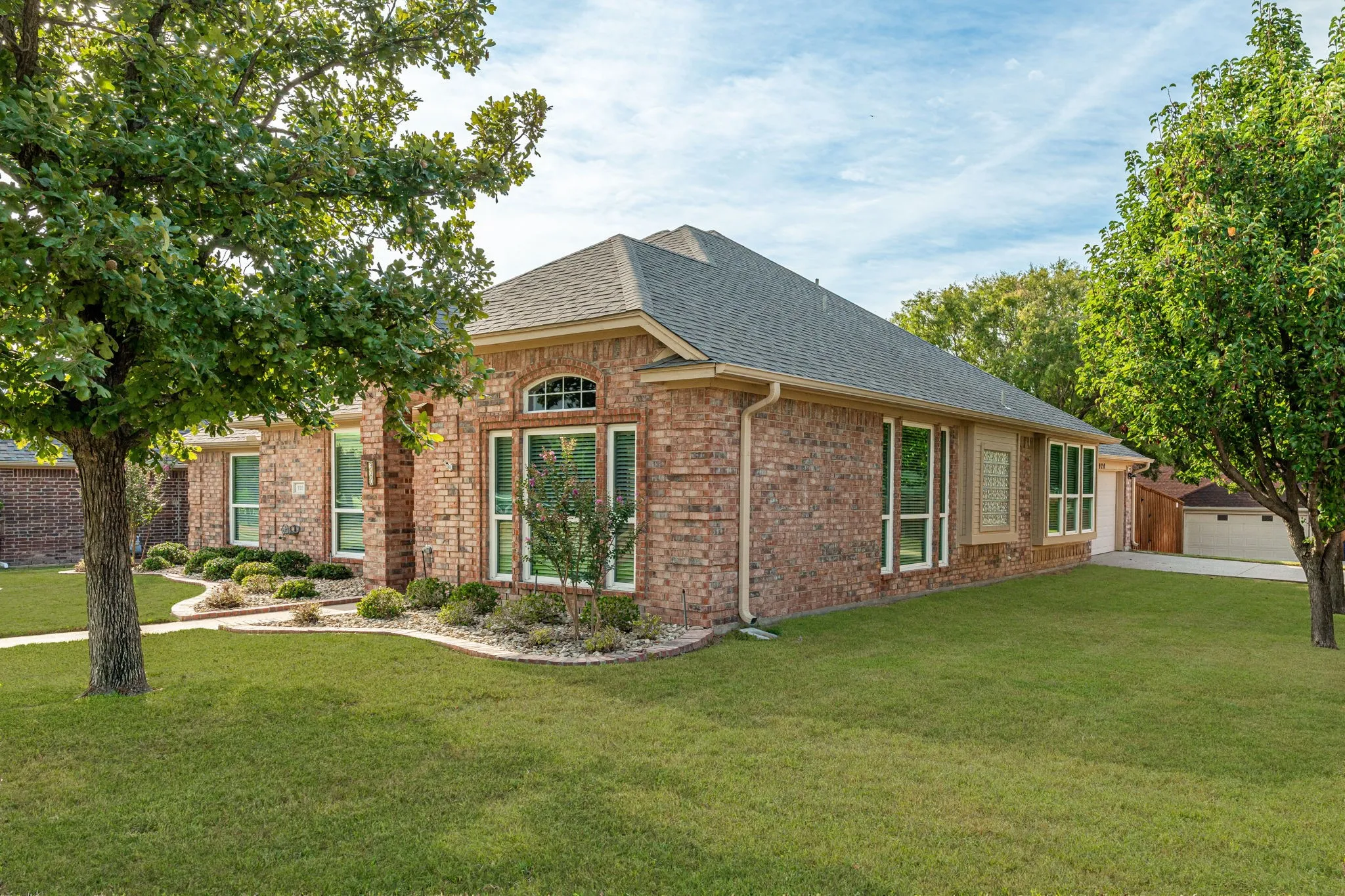 Single Family Residence For Sale in Collin County , 920 Springwood Lane, Wylie, Texas 75098, 4 Bedroom, 2 Bathroom, 2 Garage spaces, 2,152 Sqft, built in 1998, mls#21400529, Real Estate Agent in Wylie, Homes For Sale in Collin county, Homes For Sale in Wylie, Realtor in Wylie Texas, Real Estate Brokerage Independent Realty Texas, Luminita Cordes Realtor