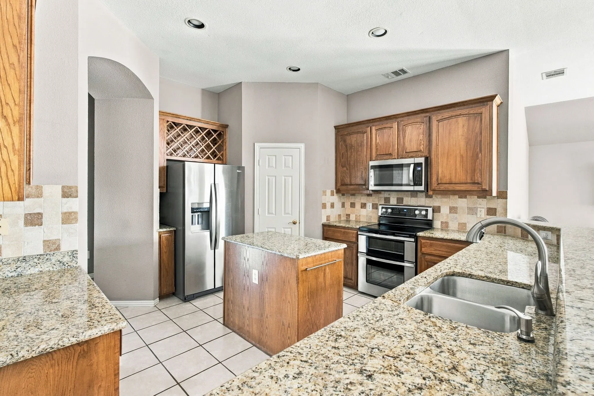 Single Family Residence For Sale in Collin County , 920 Springwood Lane, Wylie, Texas 75098, 4 Bedroom, 2 Bathroom, 2 Garage spaces, 2,152 Sqft, built in 1998, mls#21400529, Real Estate Agent in Wylie, Homes For Sale in Collin county, Homes For Sale in Wylie, Realtor in Wylie Texas, Real Estate Brokerage Independent Realty Texas, Luminita Cordes Realtor