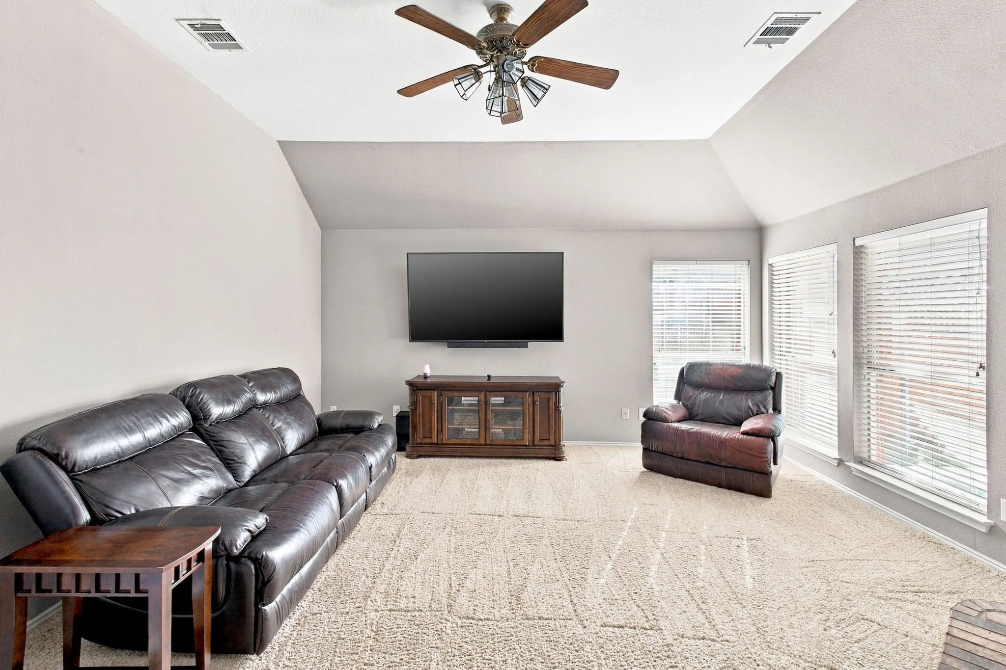 Single Family Residence For Sale in Collin County , 920 Springwood Lane, Wylie, Texas 75098, 4 Bedroom, 2 Bathroom, 2 Garage spaces, 2,152 Sqft, built in 1998, mls#21400529, Real Estate Agent in Wylie, Homes For Sale in Collin county, Homes For Sale in Wylie, Realtor in Wylie Texas, Real Estate Brokerage Independent Realty Texas, Luminita Cordes Realtor