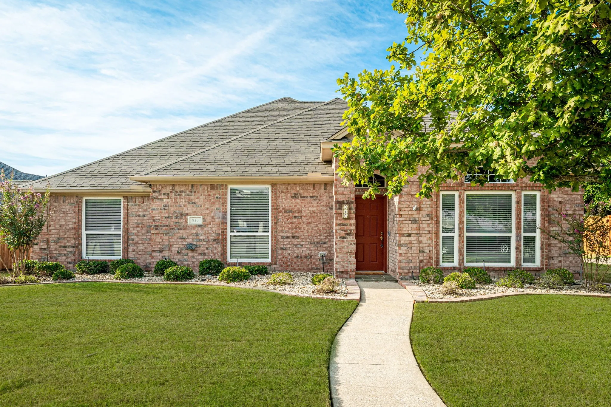 Single Family Residence For Sale in Collin County , 920 Springwood Lane, Wylie, Texas 75098, 4 Bedroom, 2 Bathroom, 2 Garage spaces, 2,152 Sqft, built in 1998, mls#21400529, Real Estate Agent in Wylie, Homes For Sale in Collin county, Homes For Sale in Wylie, Realtor in Wylie Texas, Real Estate Brokerage Independent Realty Texas, Luminita Cordes Realtor