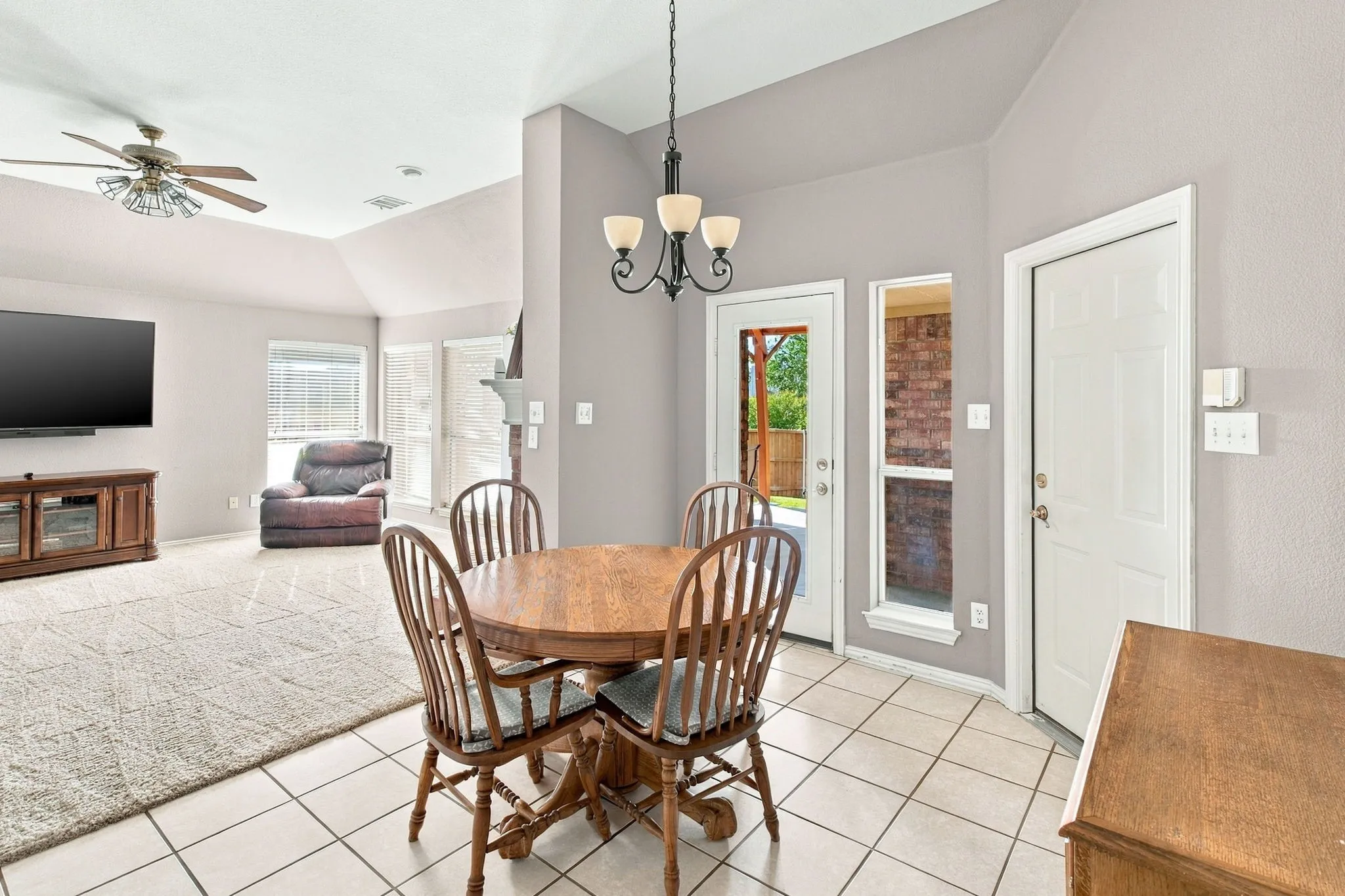 Single Family Residence For Sale in Collin County , 920 Springwood Lane, Wylie, Texas 75098, 4 Bedroom, 2 Bathroom, 2 Garage spaces, 2,152 Sqft, built in 1998, mls#21400529, Real Estate Agent in Wylie, Homes For Sale in Collin county, Homes For Sale in Wylie, Realtor in Wylie Texas, Real Estate Brokerage Independent Realty Texas, Luminita Cordes Realtor