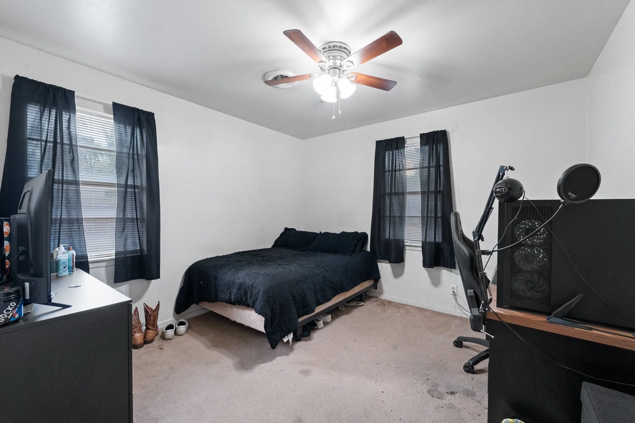 Single Family Residence For Sale in Johnson County , 508 NW Newton Drive, Burleson, Texas 76028, 3 Bedroom, 2 Bathroom, 1 Garage spaces, 1,193 Sqft, built in 1970, mls#21401760, Real Estate Agent in Burleson, Homes For Sale in Johnson county, Homes For Sale in Burleson, Realtor in Burleson Texas, Real Estate Brokerage Independent Realty Texas, Luminita Cordes Realtor