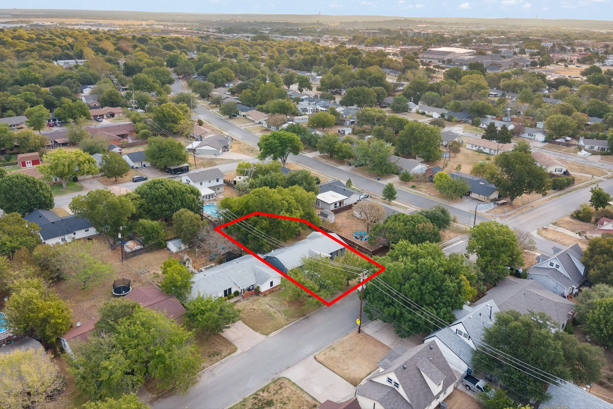 Single Family Residence For Sale in Johnson County , 508 NW Newton Drive, Burleson, Texas 76028, 3 Bedroom, 2 Bathroom, 1 Garage spaces, 1,193 Sqft, built in 1970, mls#21401760, Real Estate Agent in Burleson, Homes For Sale in Johnson county, Homes For Sale in Burleson, Realtor in Burleson Texas, Real Estate Brokerage Independent Realty Texas, Luminita Cordes Realtor