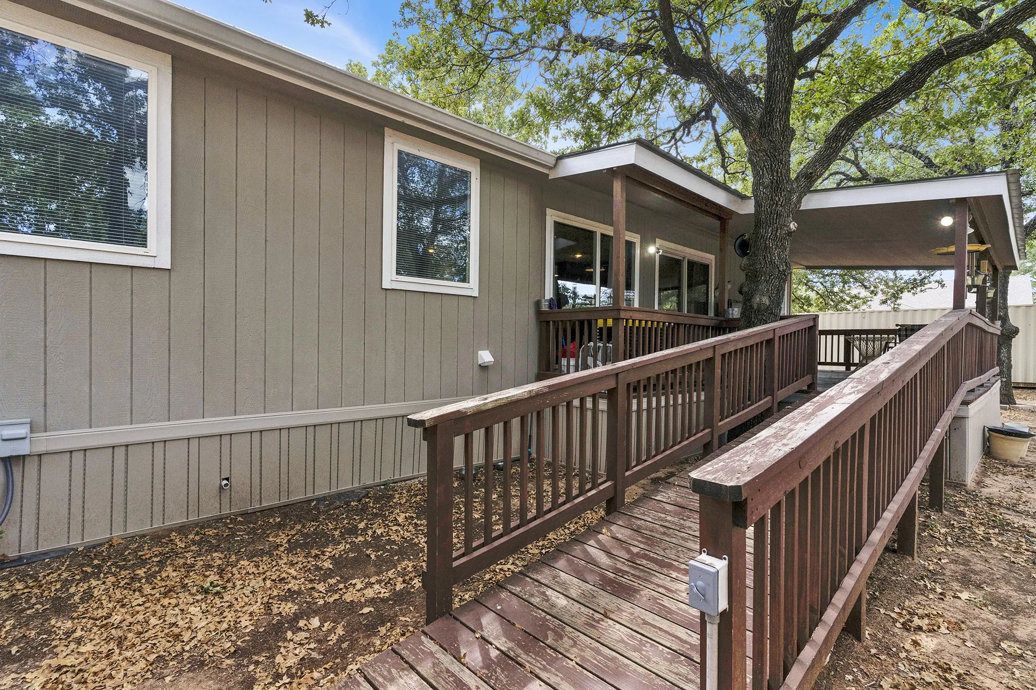 Manufactured Home For Sale in Hill County , 119 Post Oak Road, Whitney, Texas 76692, 3 Bedroom, 2 Bathroom, Garage spaces, 1,456 Sqft, built in 2016, mls#21401782, Real Estate Agent in Whitney, Homes For Sale in Hill county, Homes For Sale in Whitney, Realtor in Whitney Texas, Real Estate Brokerage Independent Realty Texas, Luminita Cordes Realtor