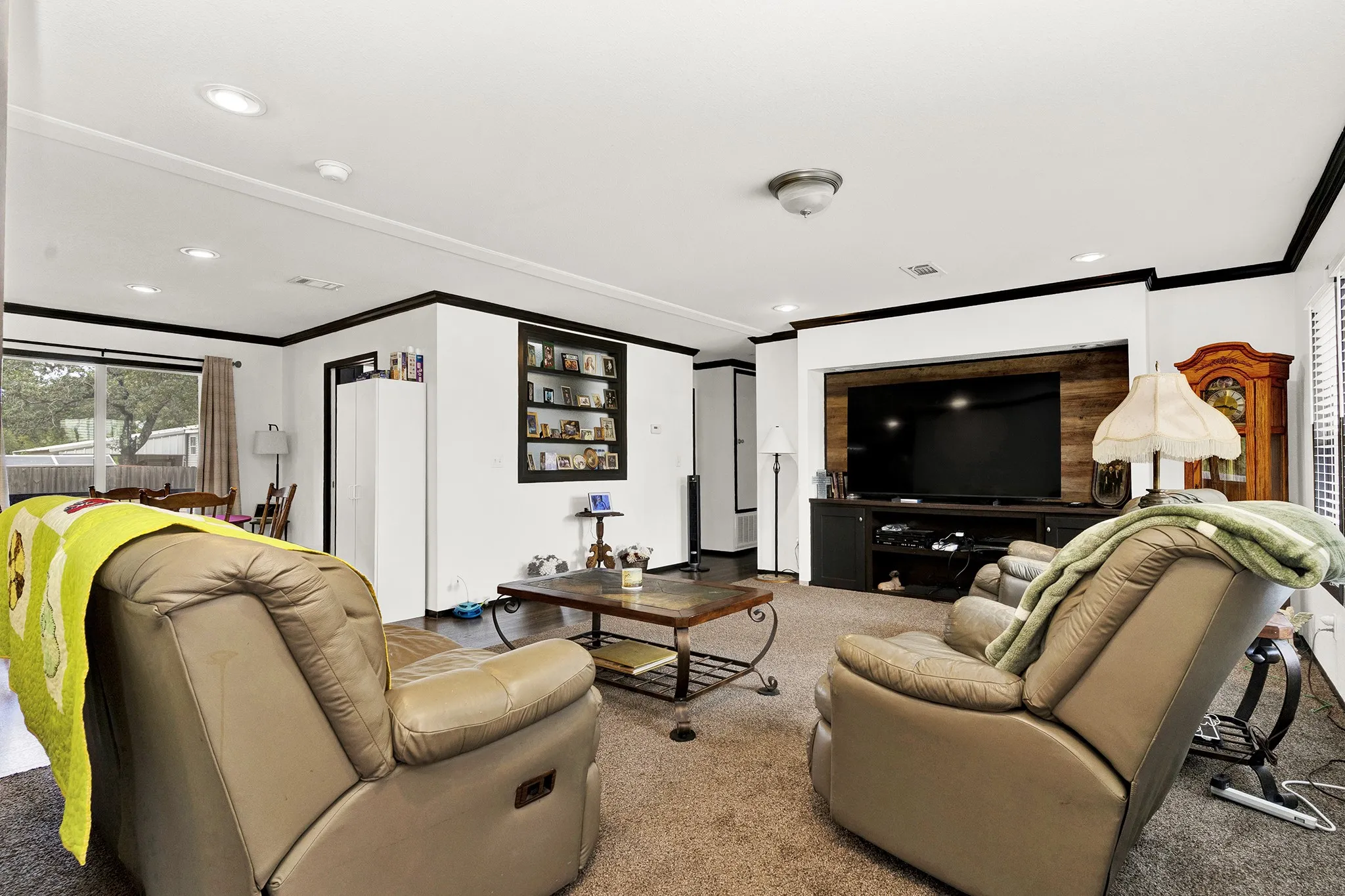 Manufactured Home For Sale in Hill County , 119 Post Oak Road, Whitney, Texas 76692, 3 Bedroom, 2 Bathroom, Garage spaces, 1,456 Sqft, built in 2016, mls#21401782, Real Estate Agent in Whitney, Homes For Sale in Hill county, Homes For Sale in Whitney, Realtor in Whitney Texas, Real Estate Brokerage Independent Realty Texas, Luminita Cordes Realtor