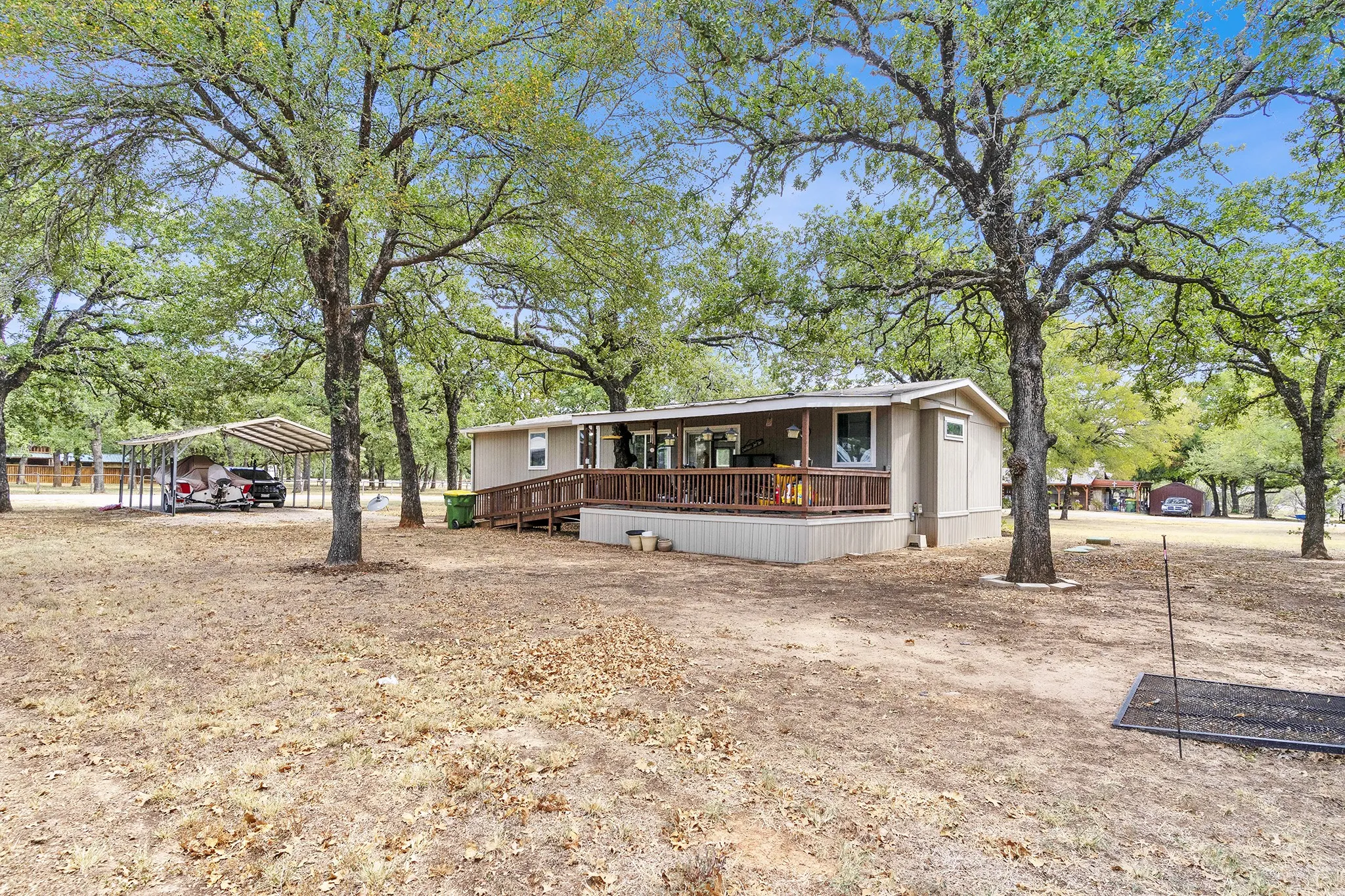Manufactured Home For Sale in Hill County , 119 Post Oak Road, Whitney, Texas 76692, 3 Bedroom, 2 Bathroom, Garage spaces, 1,456 Sqft, built in 2016, mls#21401782, Real Estate Agent in Whitney, Homes For Sale in Hill county, Homes For Sale in Whitney, Realtor in Whitney Texas, Real Estate Brokerage Independent Realty Texas, Luminita Cordes Realtor