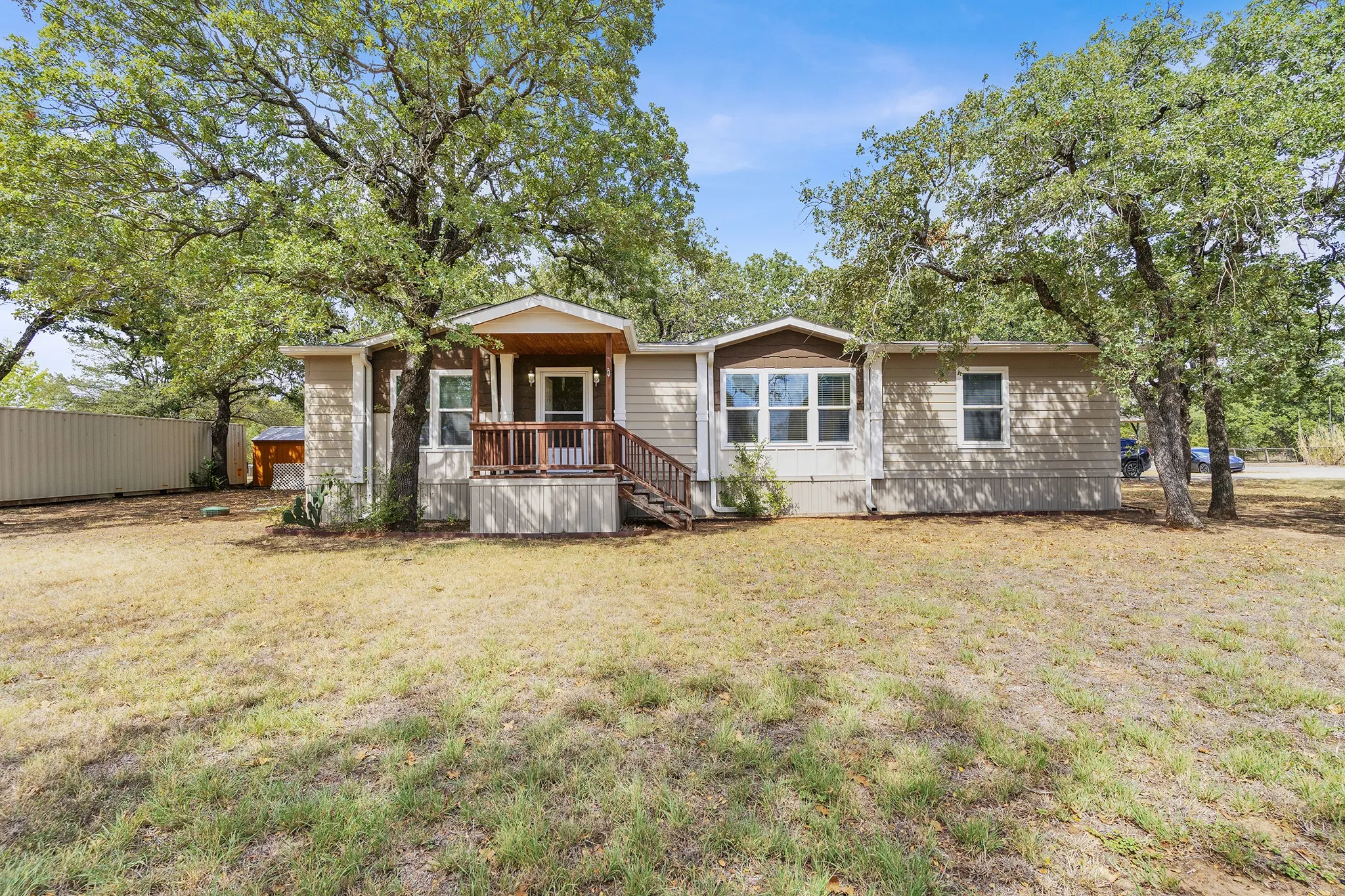 Manufactured Home For Sale in Hill County , 119 Post Oak Road, Whitney, Texas 76692, 3 Bedroom, 2 Bathroom, Garage spaces, 1,456 Sqft, built in 2016, mls#21401782, Real Estate Agent in Whitney, Homes For Sale in Hill county, Homes For Sale in Whitney, Realtor in Whitney Texas, Real Estate Brokerage Independent Realty Texas, Luminita Cordes Realtor