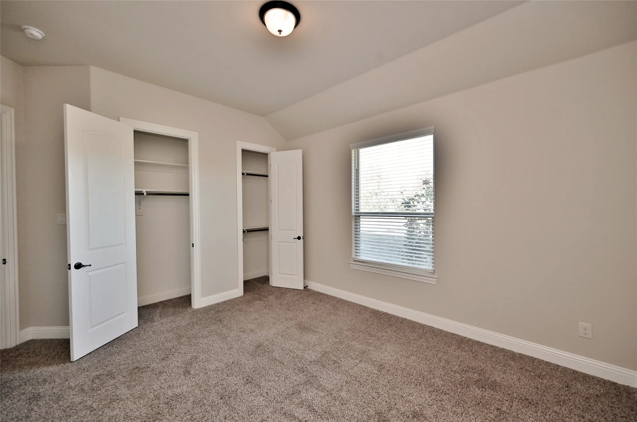 Single Family Residence For Rent in Rockwall County , 4095 Bridgecreek Drive, Rockwall, Texas 75032, 5 Bedroom, 3 Bathroom, 3 Garage spaces, 3,041 Sqft, built in 2014, mls#21375755, Real Estate Agent in Rockwall, Homes For Rent in Rockwall county, Homes For Rent in Rockwall, Realtor in Rockwall Texas, Real Estate Brokerage Independent Realty Texas, Luminita Cordes Realtor