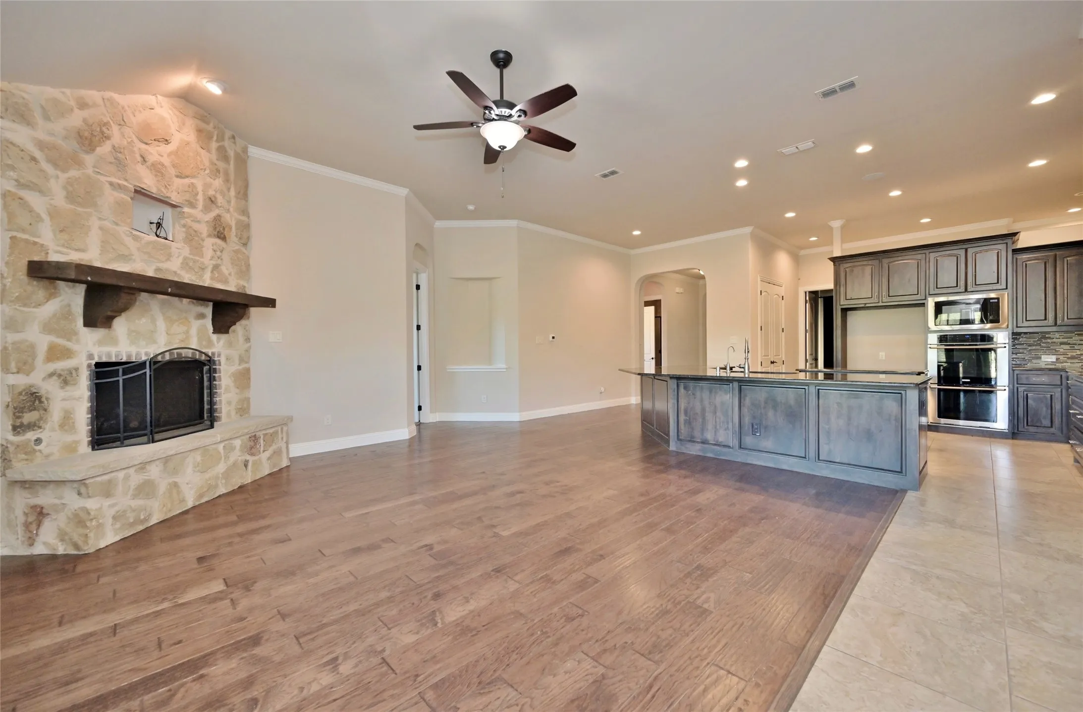 Single Family Residence For Rent in Rockwall County , 4095 Bridgecreek Drive, Rockwall, Texas 75032, 5 Bedroom, 3 Bathroom, 3 Garage spaces, 3,041 Sqft, built in 2014, mls#21375755, Real Estate Agent in Rockwall, Homes For Rent in Rockwall county, Homes For Rent in Rockwall, Realtor in Rockwall Texas, Real Estate Brokerage Independent Realty Texas, Luminita Cordes Realtor