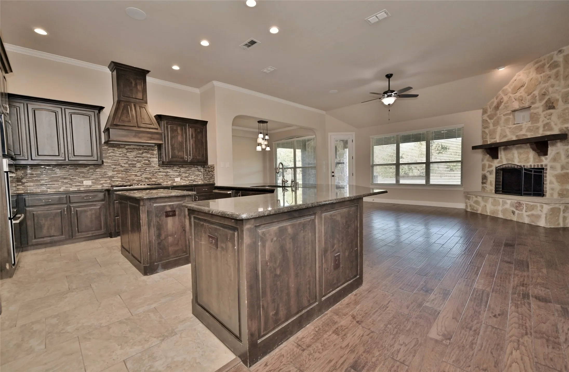 Single Family Residence For Rent in Rockwall County , 4095 Bridgecreek Drive, Rockwall, Texas 75032, 5 Bedroom, 3 Bathroom, 3 Garage spaces, 3,041 Sqft, built in 2014, mls#21375755, Real Estate Agent in Rockwall, Homes For Rent in Rockwall county, Homes For Rent in Rockwall, Realtor in Rockwall Texas, Real Estate Brokerage Independent Realty Texas, Luminita Cordes Realtor
