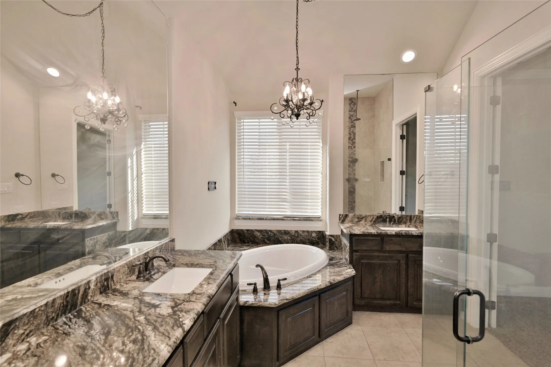 Single Family Residence For Rent in Rockwall County , 4095 Bridgecreek Drive, Rockwall, Texas 75032, 5 Bedroom, 3 Bathroom, 3 Garage spaces, 3,041 Sqft, built in 2014, mls#21375755, Real Estate Agent in Rockwall, Homes For Rent in Rockwall county, Homes For Rent in Rockwall, Realtor in Rockwall Texas, Real Estate Brokerage Independent Realty Texas, Luminita Cordes Realtor