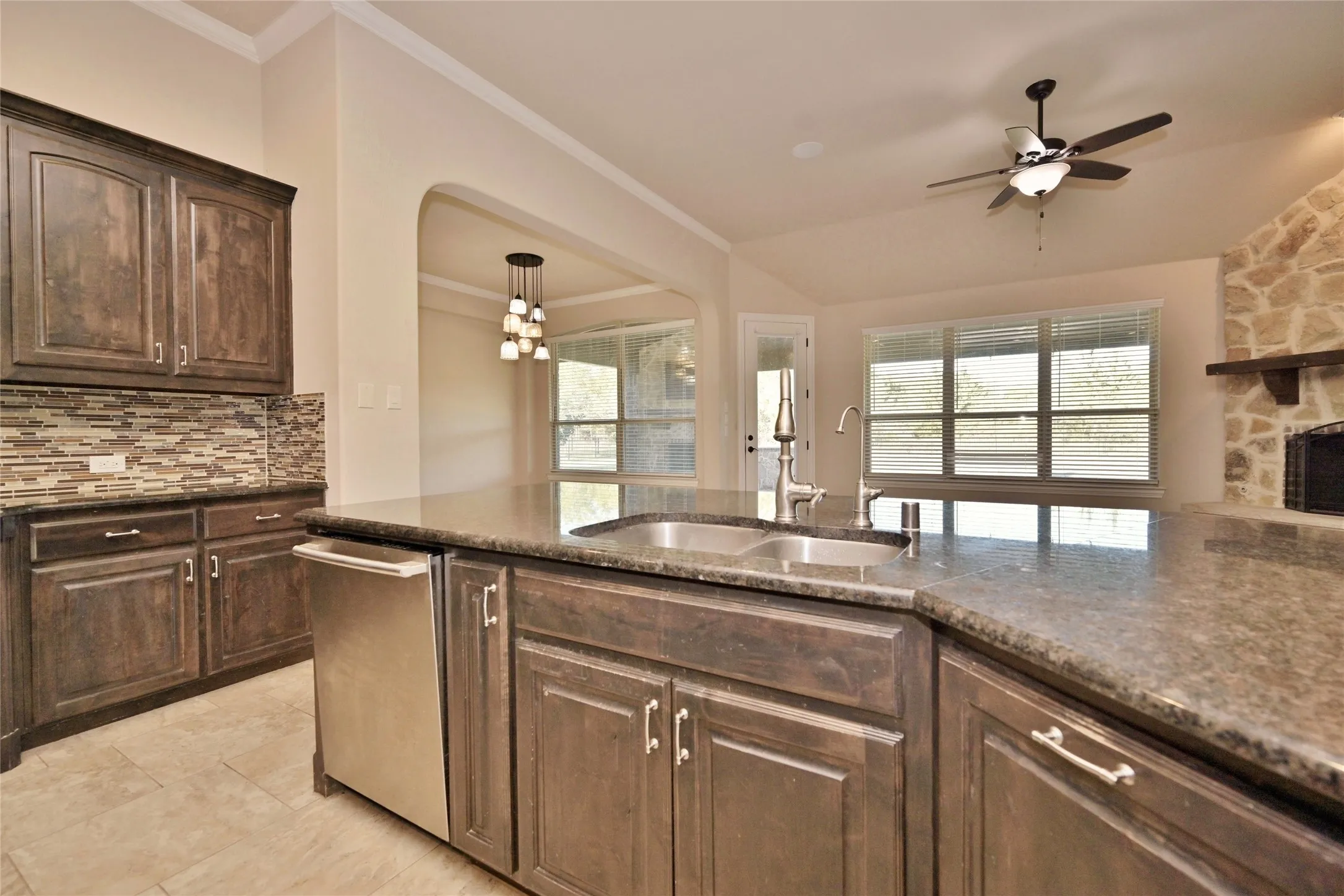 Single Family Residence For Rent in Rockwall County , 4095 Bridgecreek Drive, Rockwall, Texas 75032, 5 Bedroom, 3 Bathroom, 3 Garage spaces, 3,041 Sqft, built in 2014, mls#21375755, Real Estate Agent in Rockwall, Homes For Rent in Rockwall county, Homes For Rent in Rockwall, Realtor in Rockwall Texas, Real Estate Brokerage Independent Realty Texas, Luminita Cordes Realtor