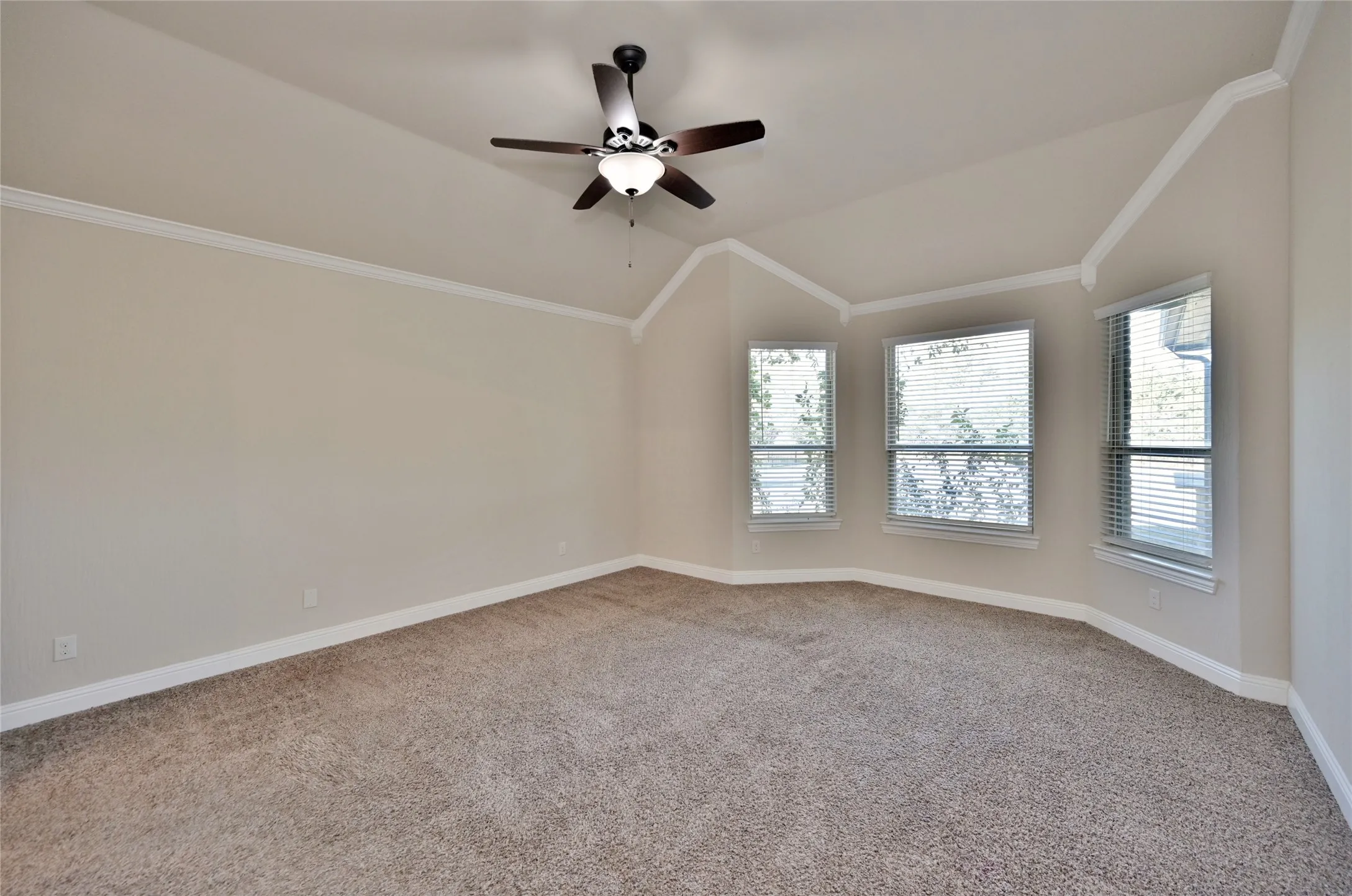 Single Family Residence For Rent in Rockwall County , 4095 Bridgecreek Drive, Rockwall, Texas 75032, 5 Bedroom, 3 Bathroom, 3 Garage spaces, 3,041 Sqft, built in 2014, mls#21375755, Real Estate Agent in Rockwall, Homes For Rent in Rockwall county, Homes For Rent in Rockwall, Realtor in Rockwall Texas, Real Estate Brokerage Independent Realty Texas, Luminita Cordes Realtor