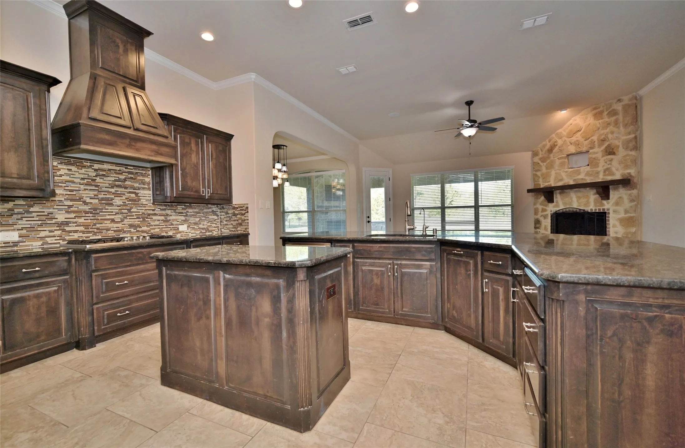 Single Family Residence For Rent in Rockwall County , 4095 Bridgecreek Drive, Rockwall, Texas 75032, 5 Bedroom, 3 Bathroom, 3 Garage spaces, 3,041 Sqft, built in 2014, mls#21375755, Real Estate Agent in Rockwall, Homes For Rent in Rockwall county, Homes For Rent in Rockwall, Realtor in Rockwall Texas, Real Estate Brokerage Independent Realty Texas, Luminita Cordes Realtor