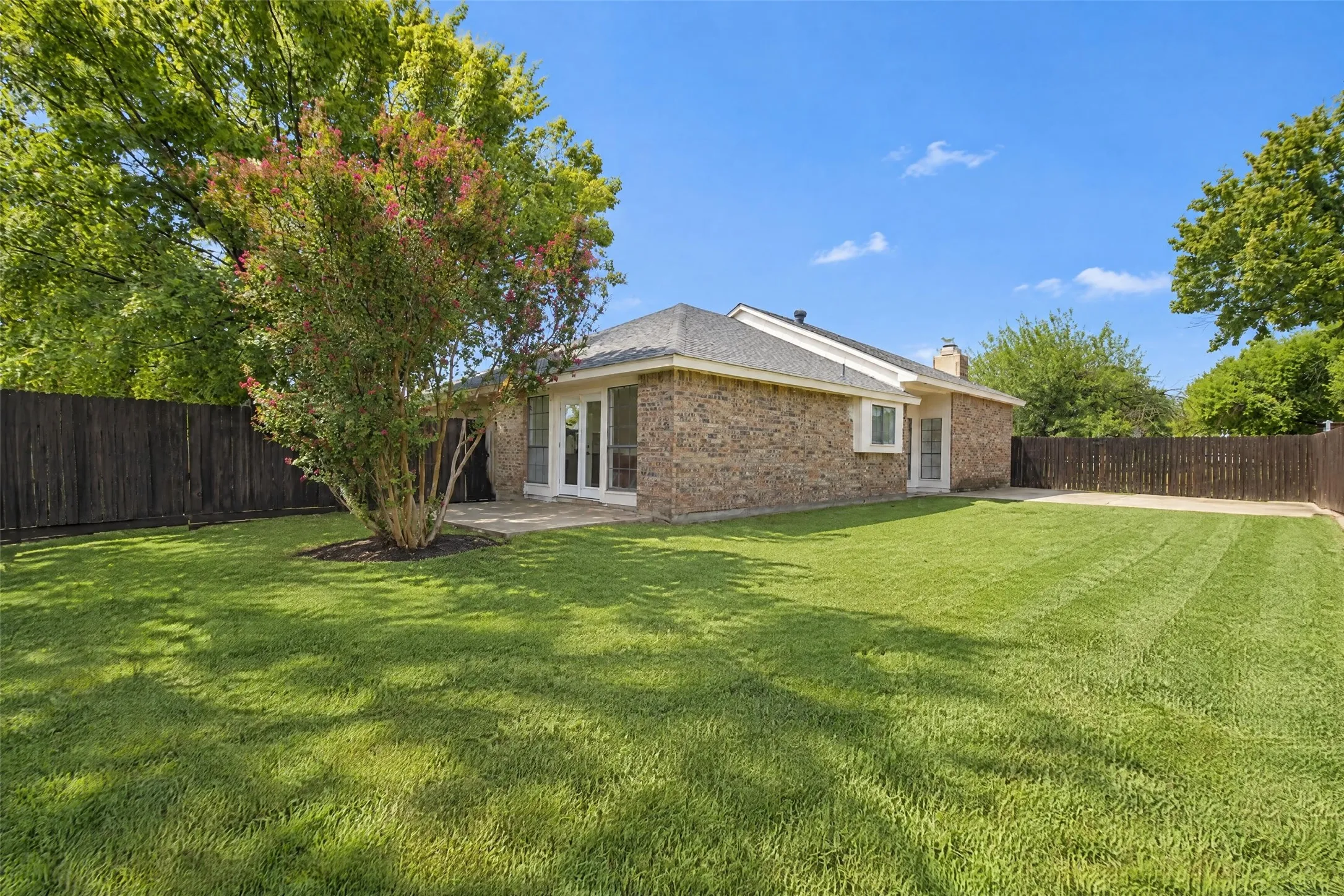 Single Family Residence For Sale in Dallas County , 2650 Princewood Drive, Garland, Texas 75040, 3 Bedroom, 2 Bathroom, 2 Garage spaces, 1,868 Sqft, built in 1986, mls#21401826, Real Estate Agent in Garland, Homes For Sale in Dallas county, Homes For Sale in Garland, Realtor in Garland Texas, Real Estate Brokerage Independent Realty Texas, Luminita Cordes Realtor