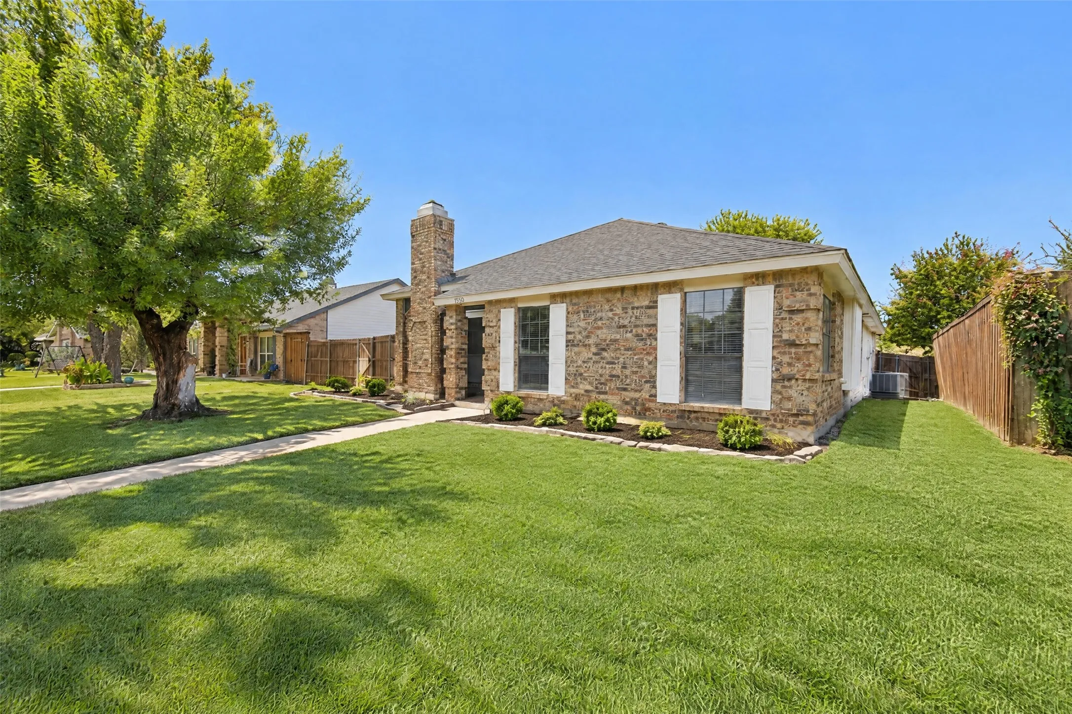 Single Family Residence For Sale in Dallas County , 2650 Princewood Drive, Garland, Texas 75040, 3 Bedroom, 2 Bathroom, 2 Garage spaces, 1,868 Sqft, built in 1986, mls#21401826, Real Estate Agent in Garland, Homes For Sale in Dallas county, Homes For Sale in Garland, Realtor in Garland Texas, Real Estate Brokerage Independent Realty Texas, Luminita Cordes Realtor