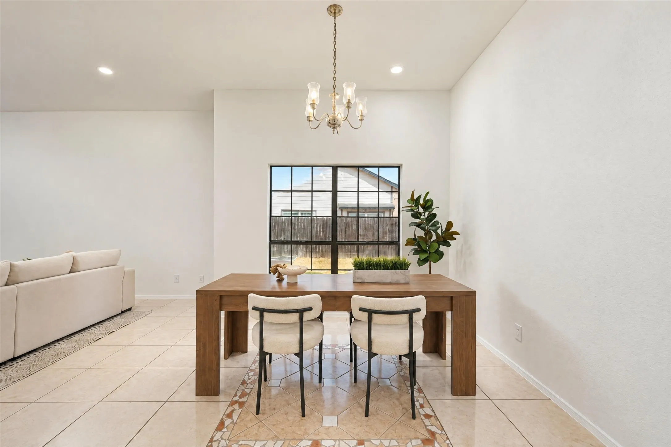 Single Family Residence For Sale in Dallas County , 2650 Princewood Drive, Garland, Texas 75040, 3 Bedroom, 2 Bathroom, 2 Garage spaces, 1,868 Sqft, built in 1986, mls#21401826, Real Estate Agent in Garland, Homes For Sale in Dallas county, Homes For Sale in Garland, Realtor in Garland Texas, Real Estate Brokerage Independent Realty Texas, Luminita Cordes Realtor