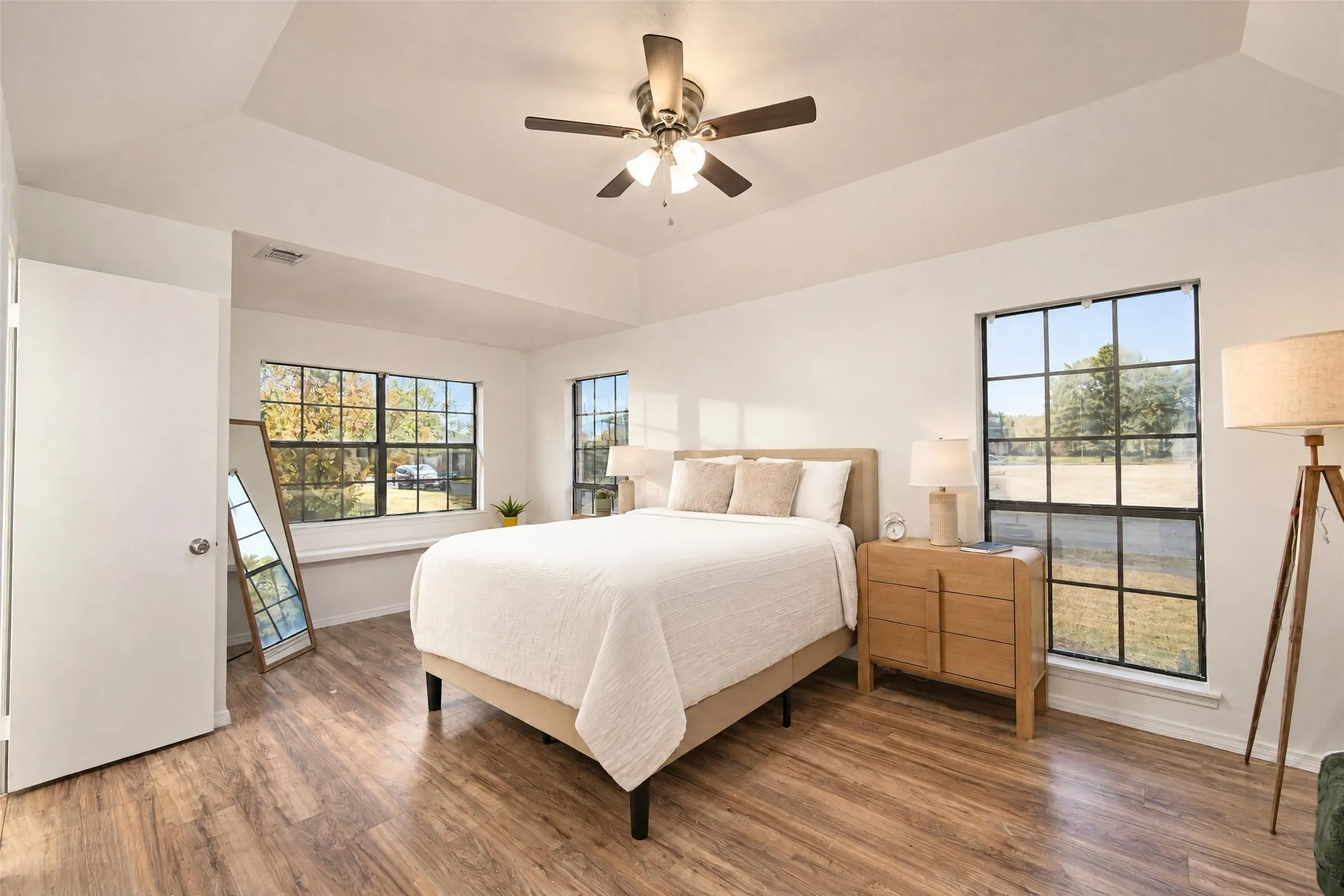 Single Family Residence For Sale in Dallas County , 2650 Princewood Drive, Garland, Texas 75040, 3 Bedroom, 2 Bathroom, 2 Garage spaces, 1,868 Sqft, built in 1986, mls#21401826, Real Estate Agent in Garland, Homes For Sale in Dallas county, Homes For Sale in Garland, Realtor in Garland Texas, Real Estate Brokerage Independent Realty Texas, Luminita Cordes Realtor